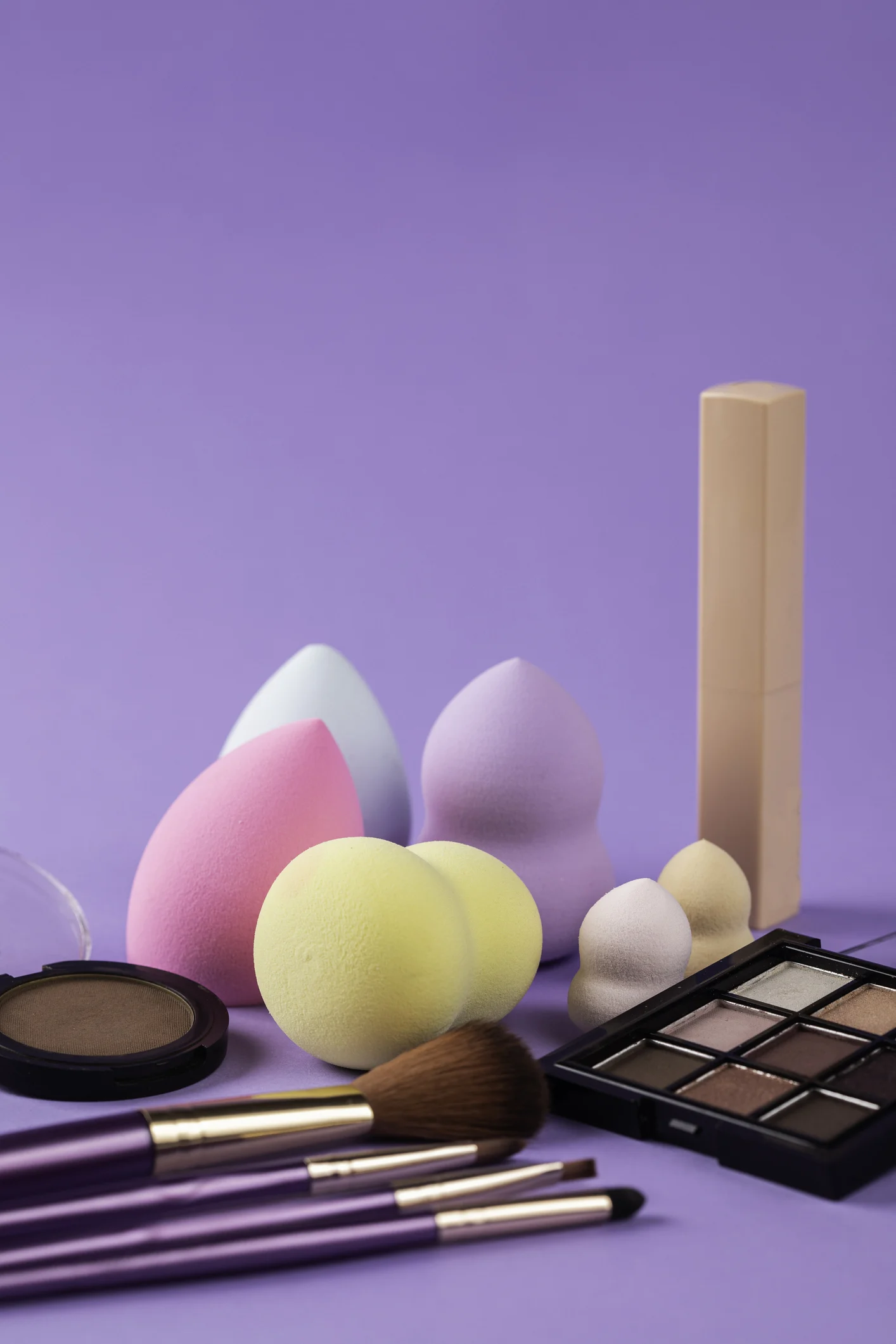 Ariana Grande Reveals the Makeup Product She’s Been “Secretly” Using for Hydrated Skin