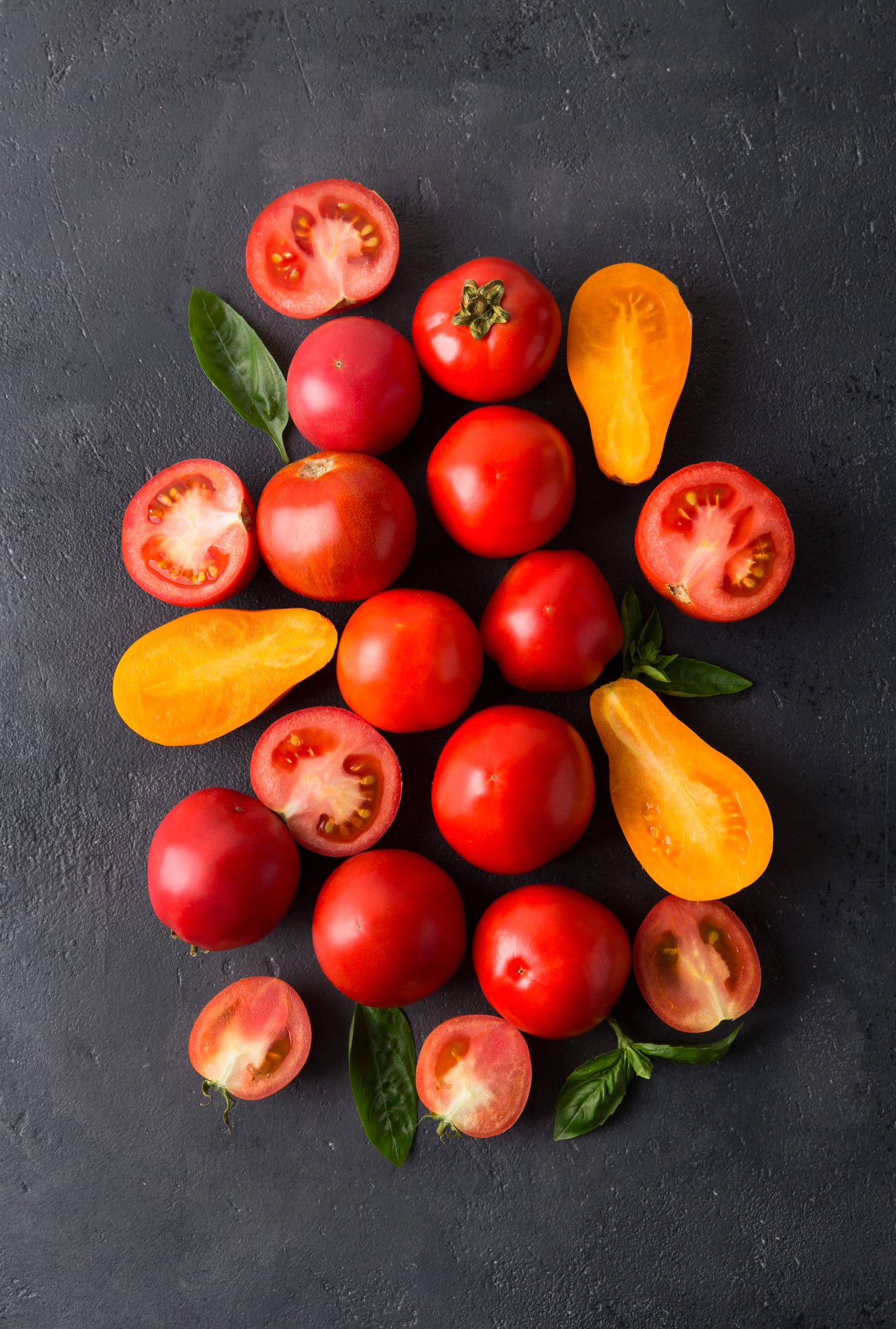 Este es el impacto positivo que ocurre en tu cuerpo cuando tomas tomate a diario