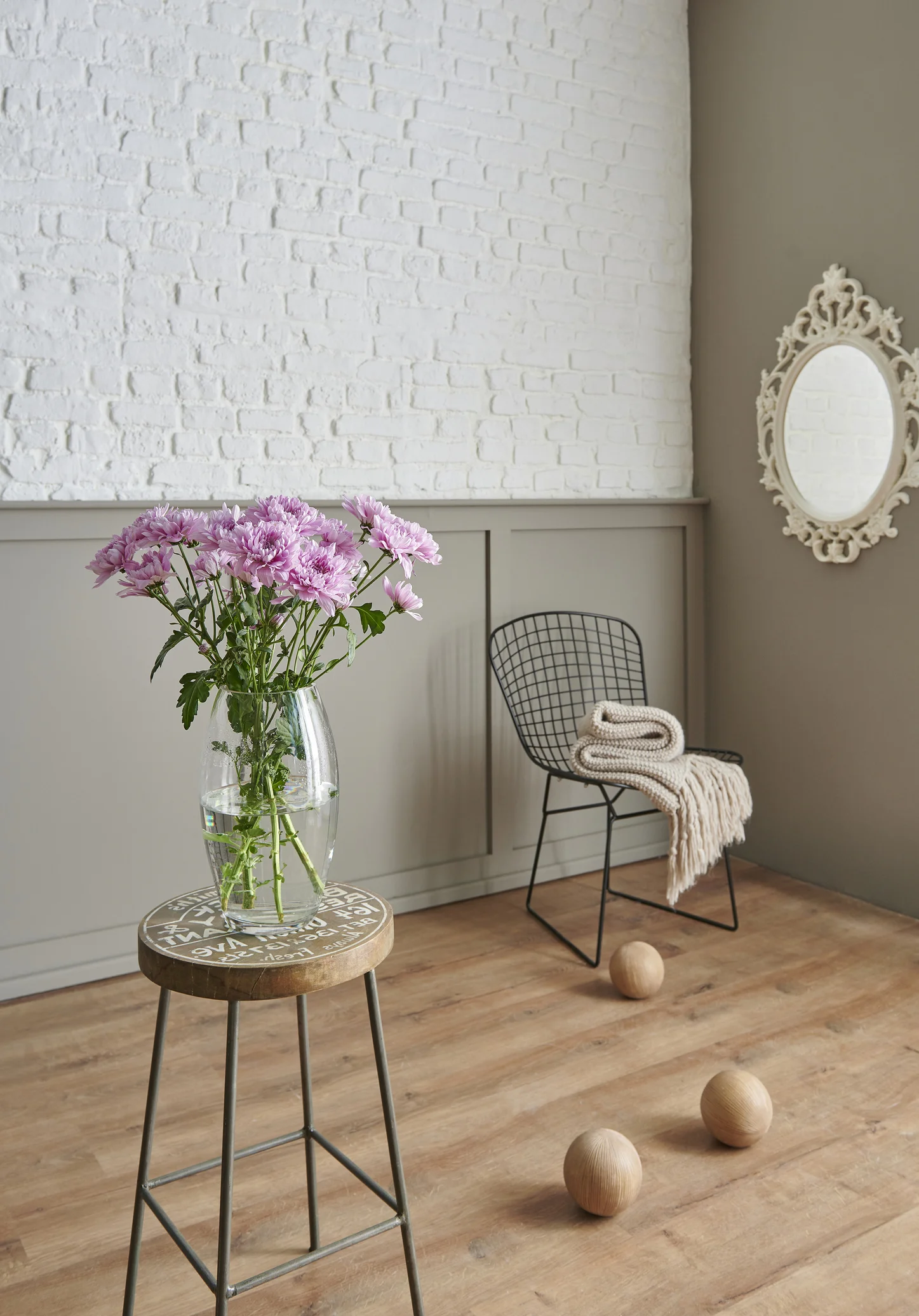 Interior designers share 5 trends that are in and 5 that are out this season
