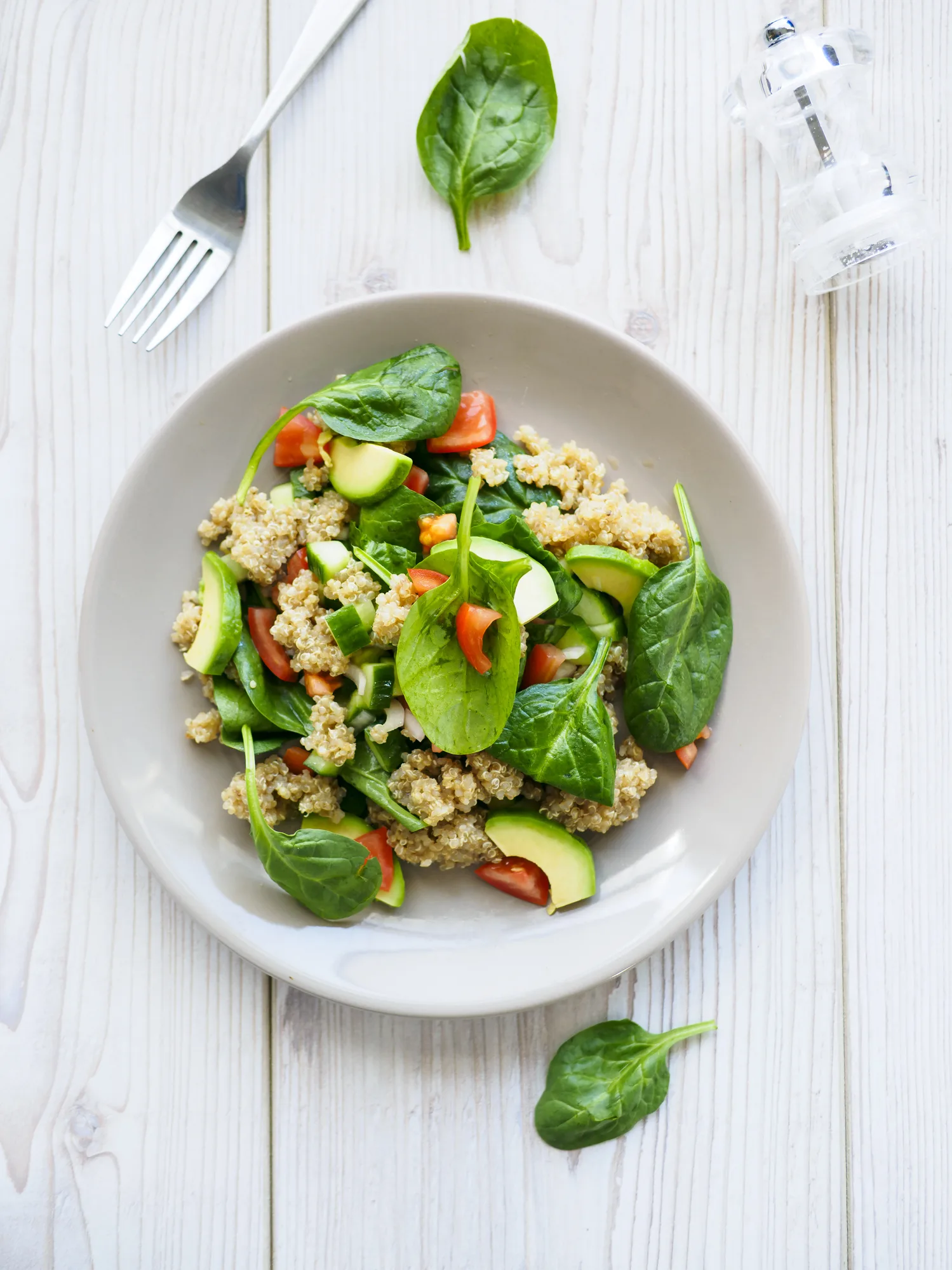 ¿Qué ingredientes básicos lleva una ensalada? Prepara esta opción para la cena