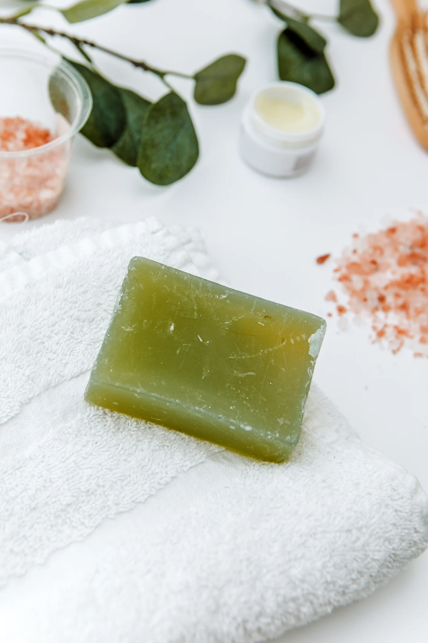 These £9 soap-free shampoo bars are racking up hundreds of five-star reviews from shoppers who claim they leave hair irresistibly soft and shiny 