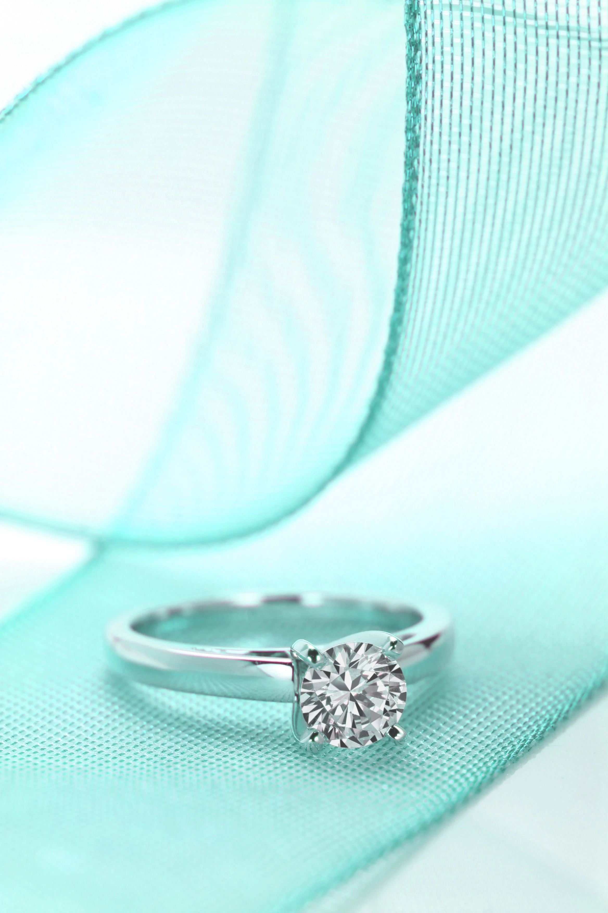 6 sai lầm thường gặp khi chọn nhẫn cầu hôn mà các chàng cần tránh