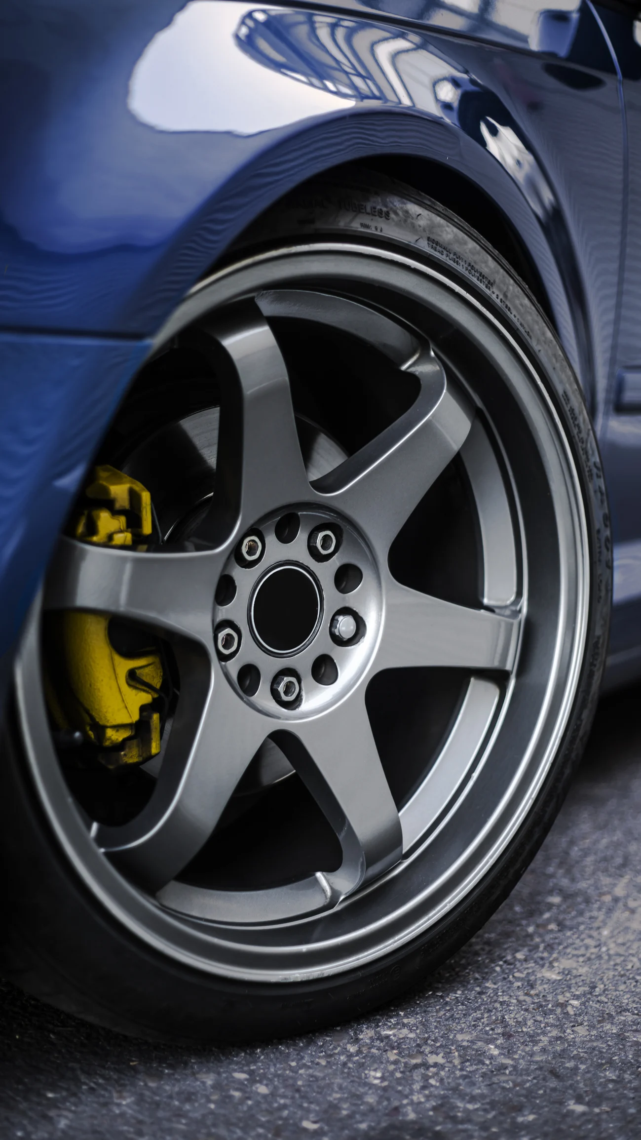 ไขข้อสงสัย ทำไม “เบรกคาร์บอนเซรามิก” ถึงมีราคาแพงหูฉี่