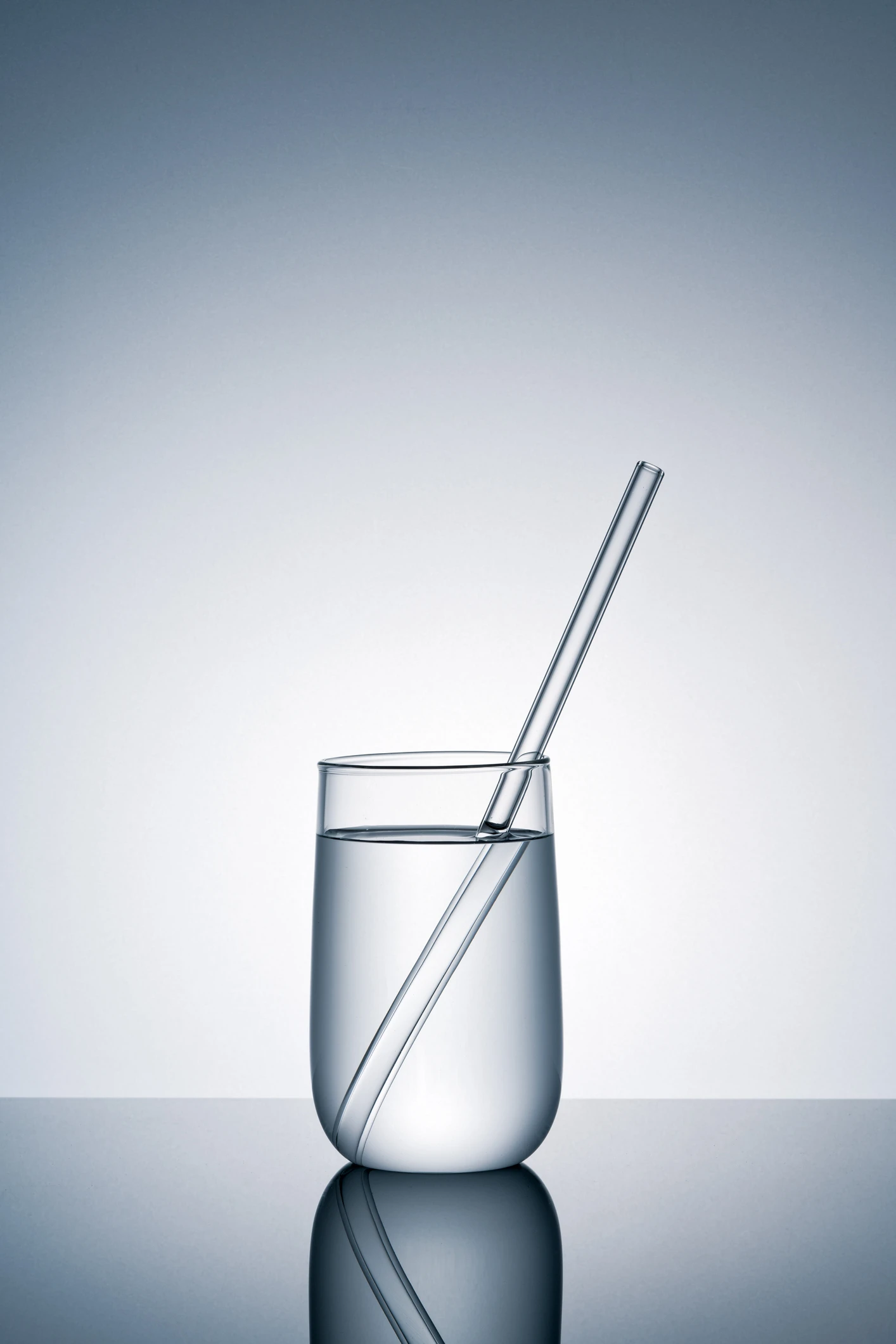 ¿Cuáles son los beneficios de tomar un vaso de agua en ayunas?