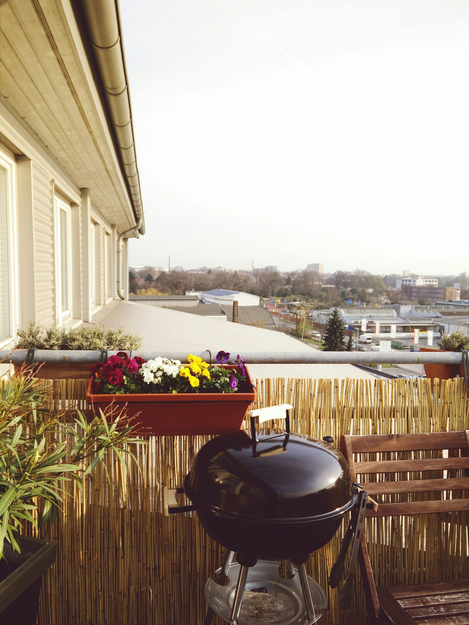 Peut-on faire un barbecue sur son balcon ? Voici ce que dit la loi.
