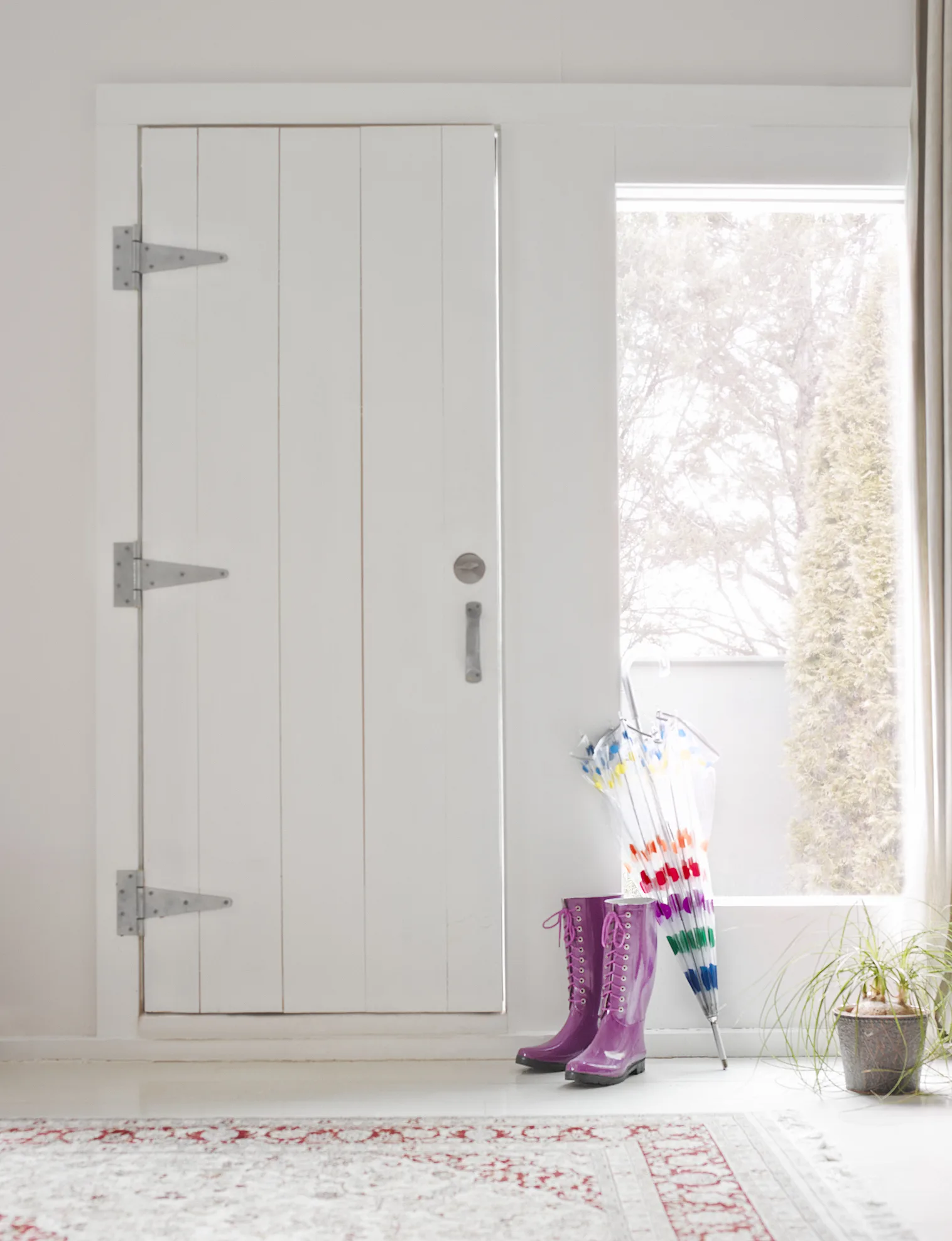 Estas son las razones por las que deberías quitarte los zapatos al llegar a casa