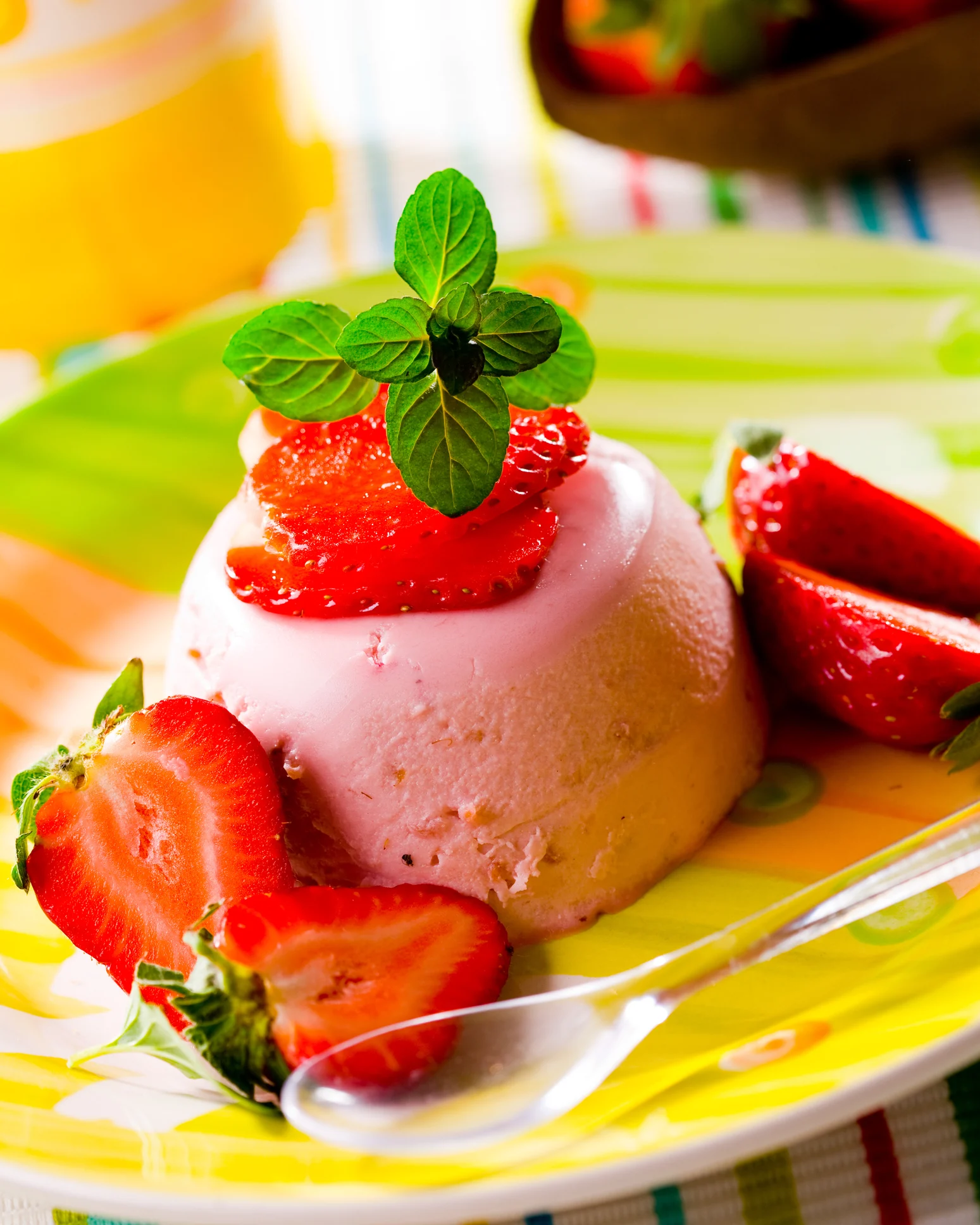 Mousse de morango crocante e fácil