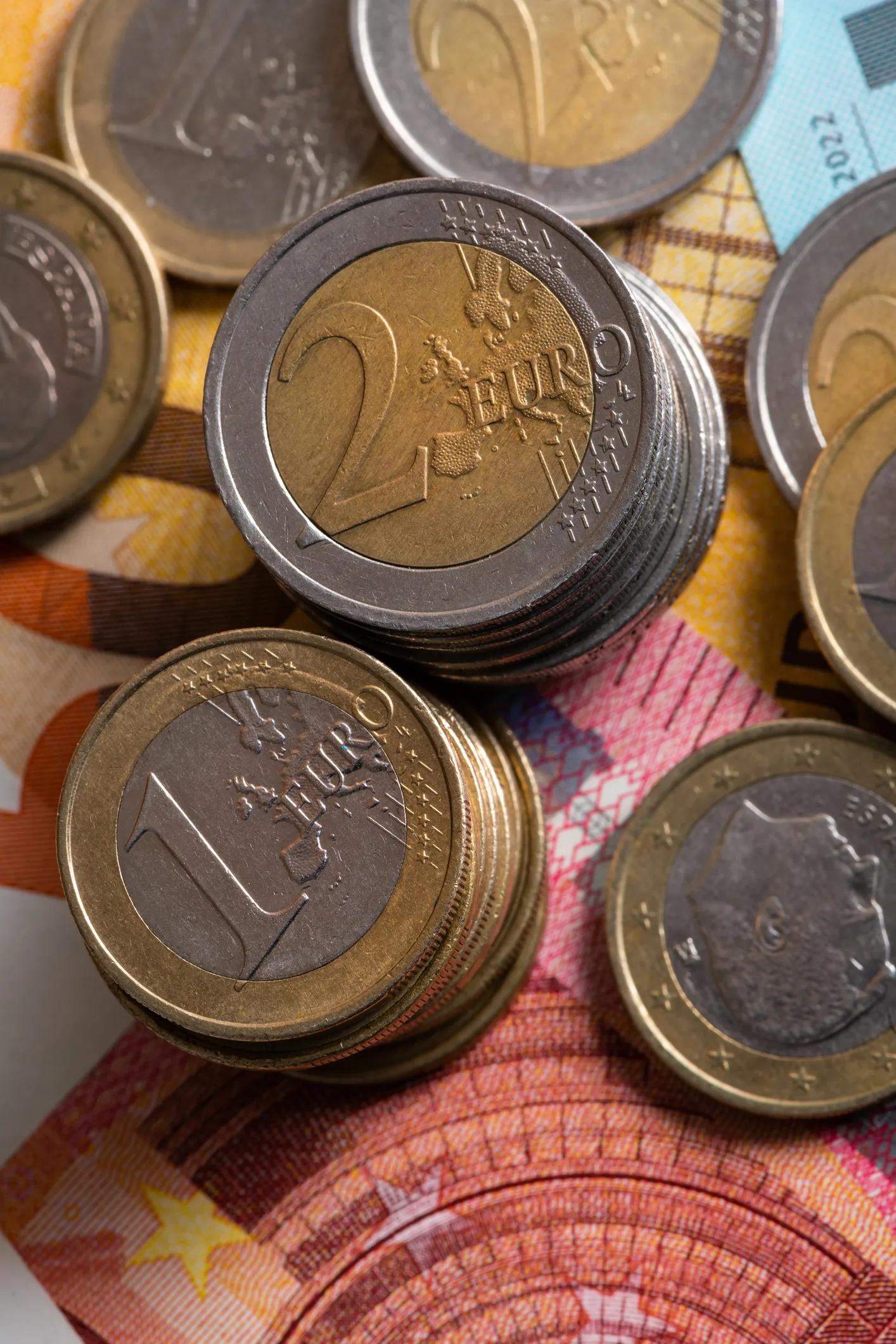 Estas son las monedas de dos euros por las que te pueden pagar hasta 2.000 €
