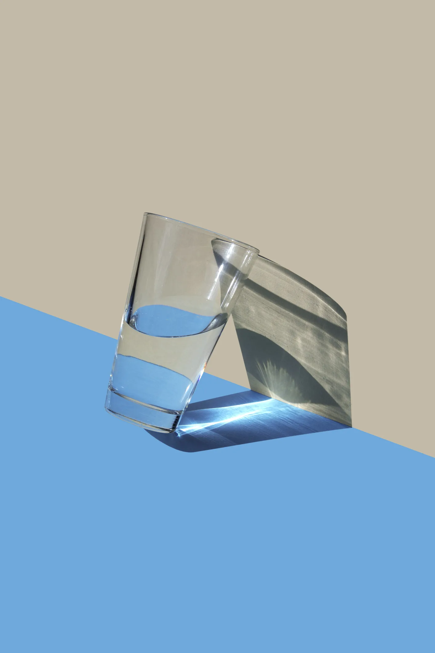 هل يتسبب شرب الماء أثناء تناول الطعام بظهور 