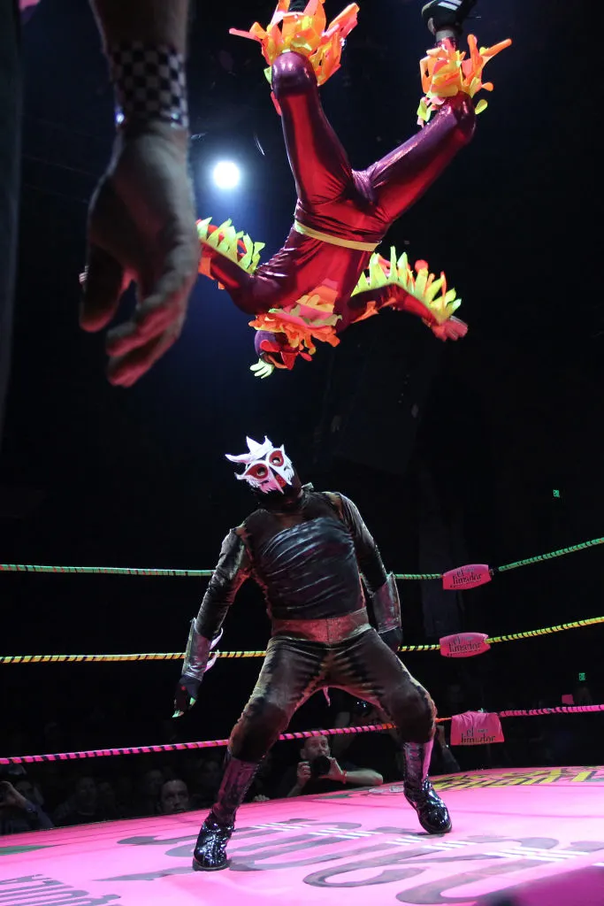 ¿Cuánto gana una estrella de WWE y un luchador mexicano? Esta es la diferencia de sueldos