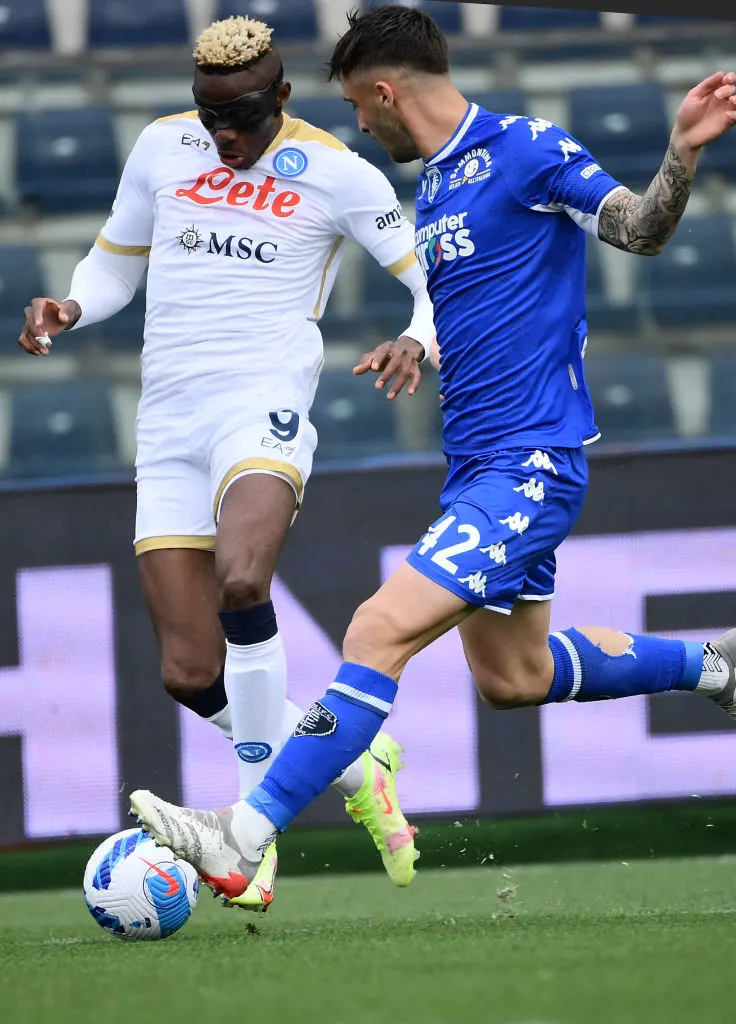 La “no fly zone” sul ritiro del Napoli a Dimaro: vuol proteggersi dai droni spia