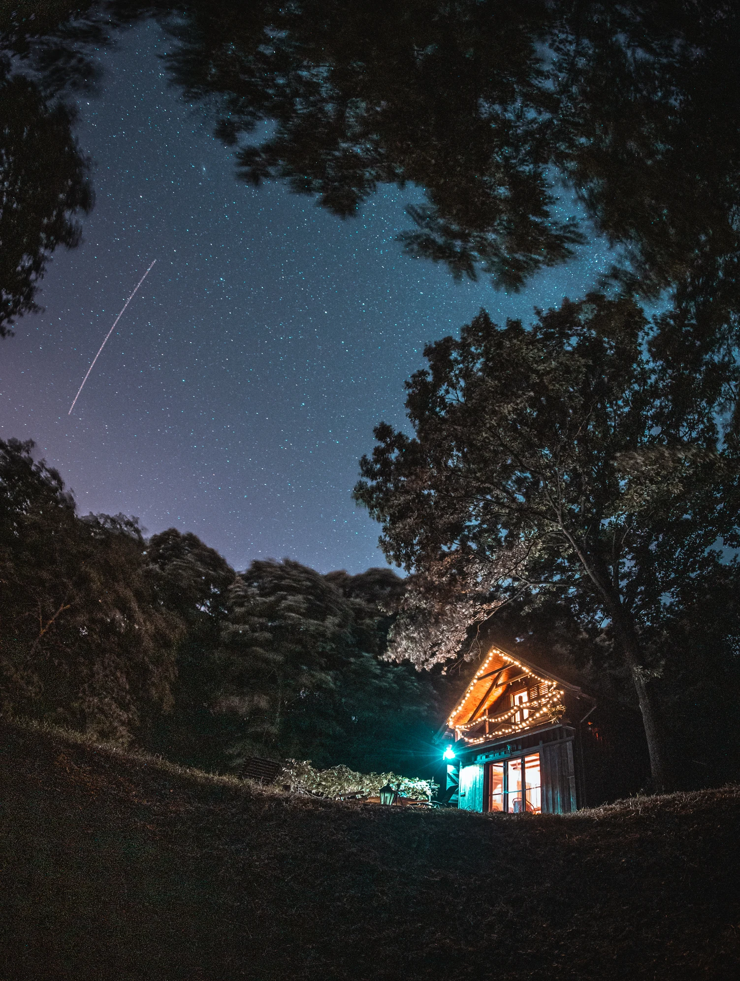 Night brawl: A full moon might outshine the ‘best meteor shower of the year’