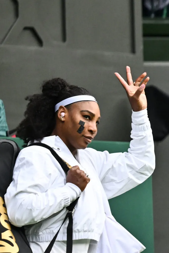 Serena Williams annuncia il ritiro: “Devo concentrarmi sull’essere mamma”