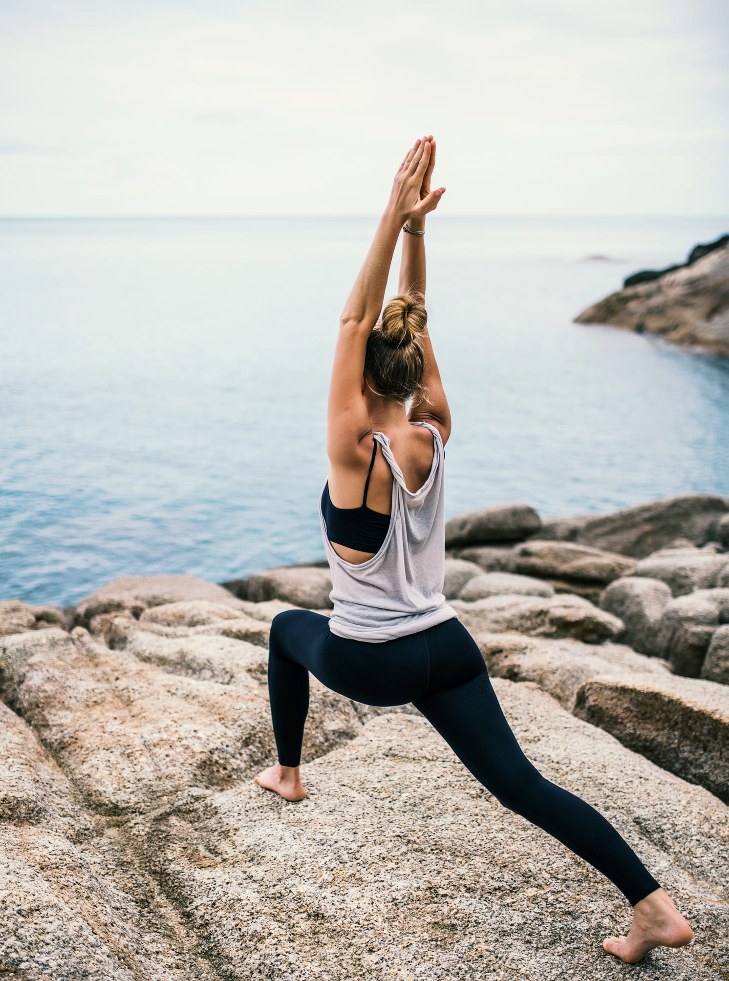 Imperdibles: ejercicios de yoga sencillos para eliminar el mal humor