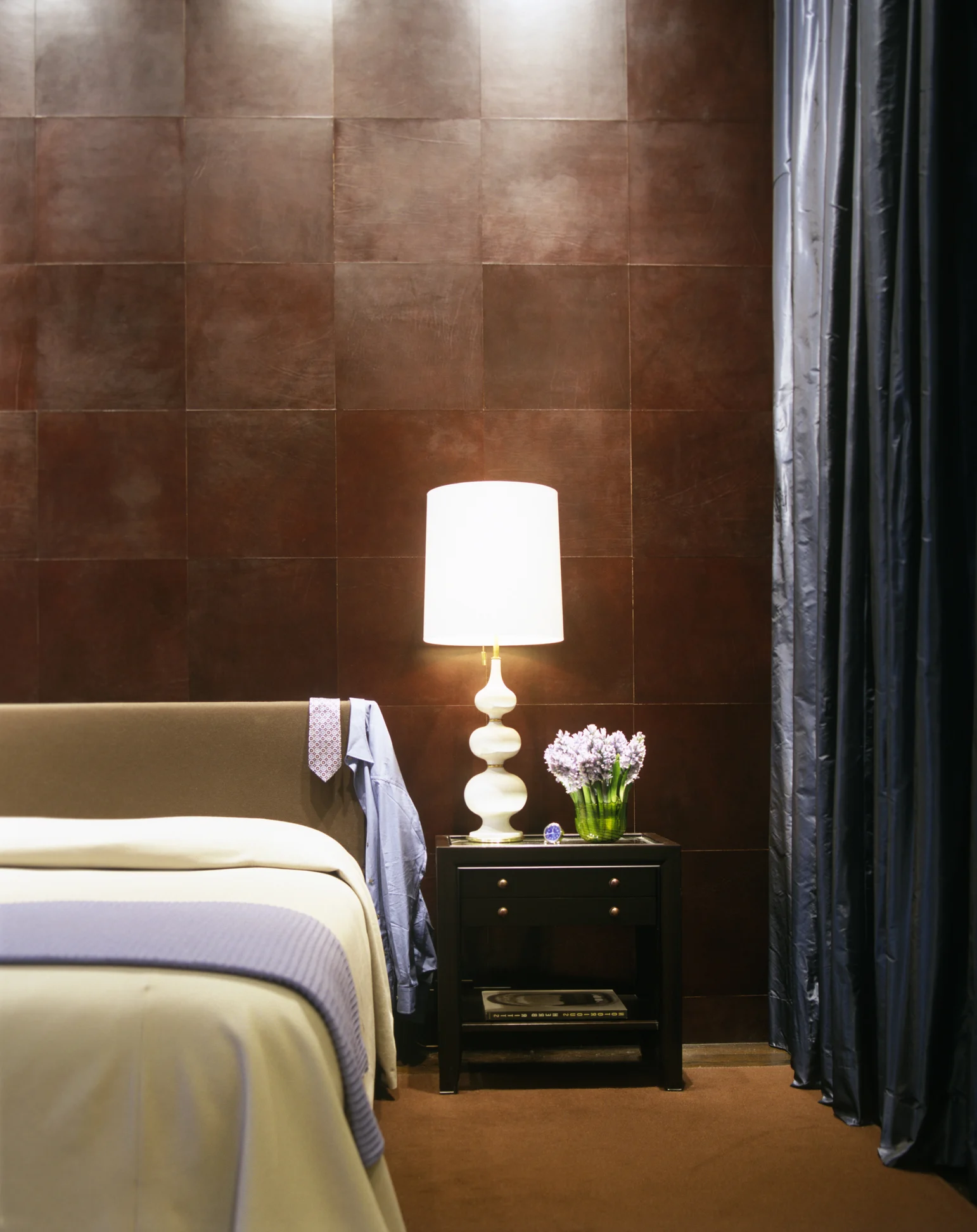 Sleep with your blinds shut and light off to help heart health, study