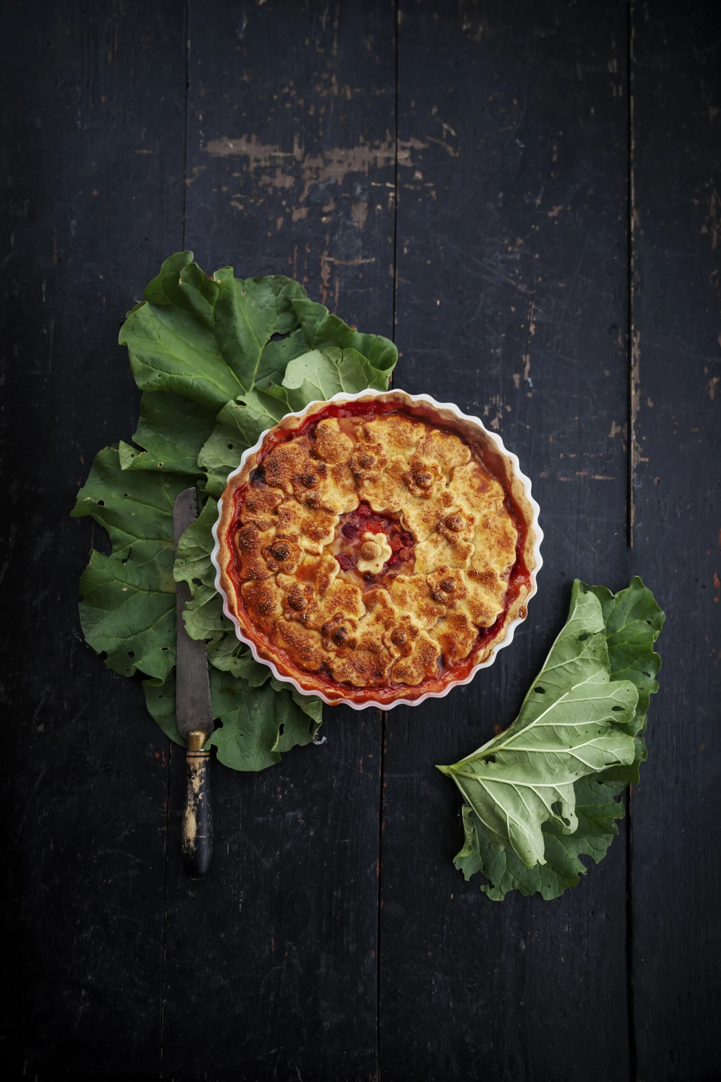 Tarte à la rhubarbe et aux fraises de Cyril Lignac : la recette