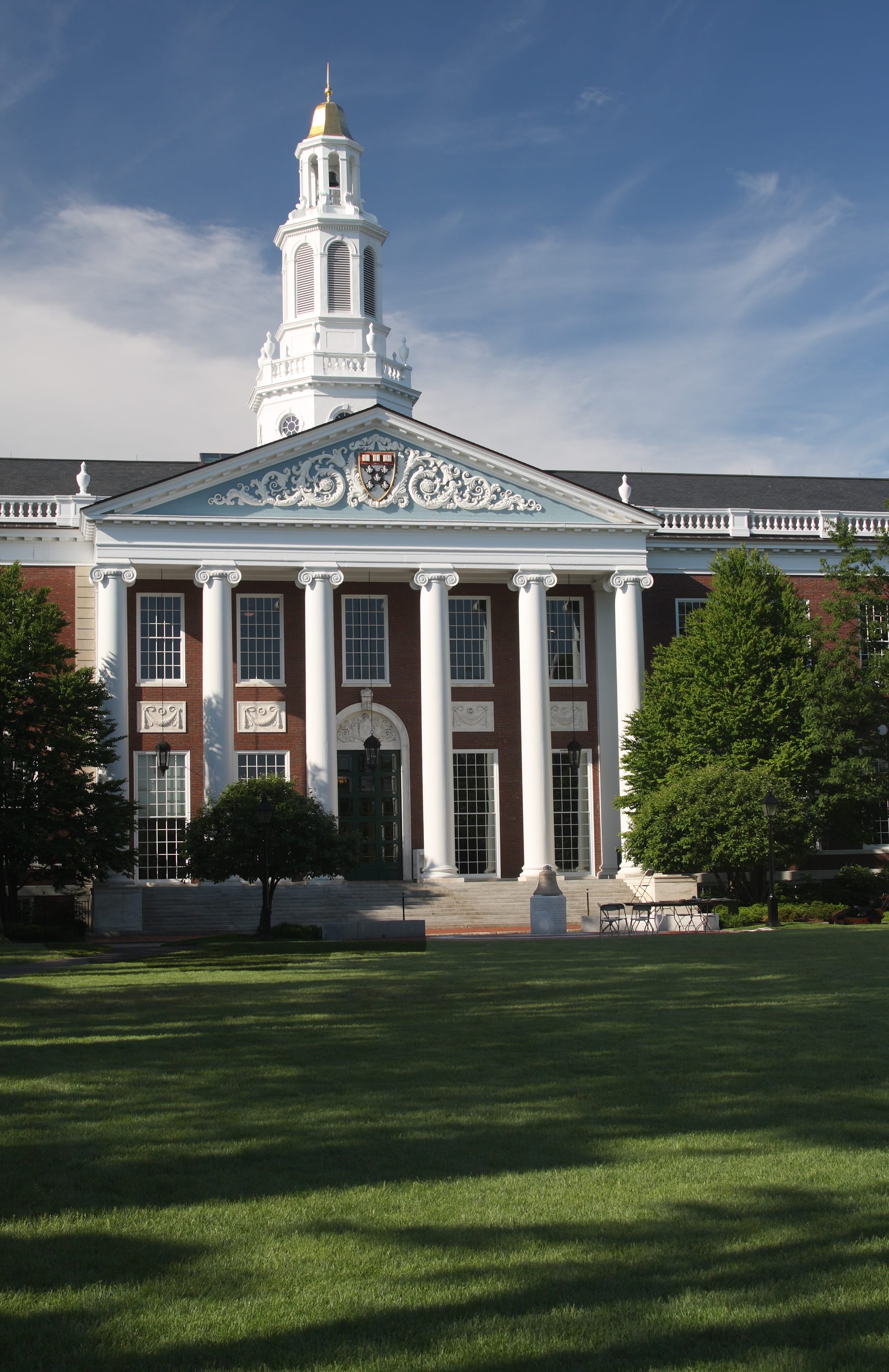 Nuôi 3 con tốt nghiệp Harvard, bà mẹ tiết lộ bí quyết giản đơn nhưng gia đình Việt thường bỏ qua: Liên tục nói 'yêu con'