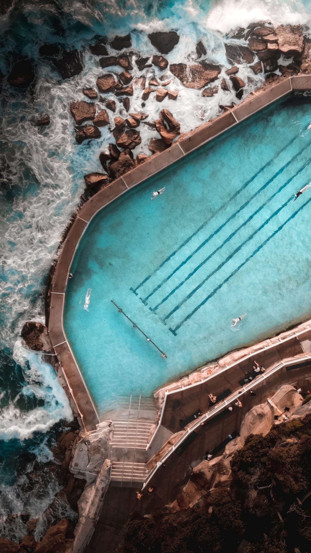 World's deepest swimming pool opens in Dubai