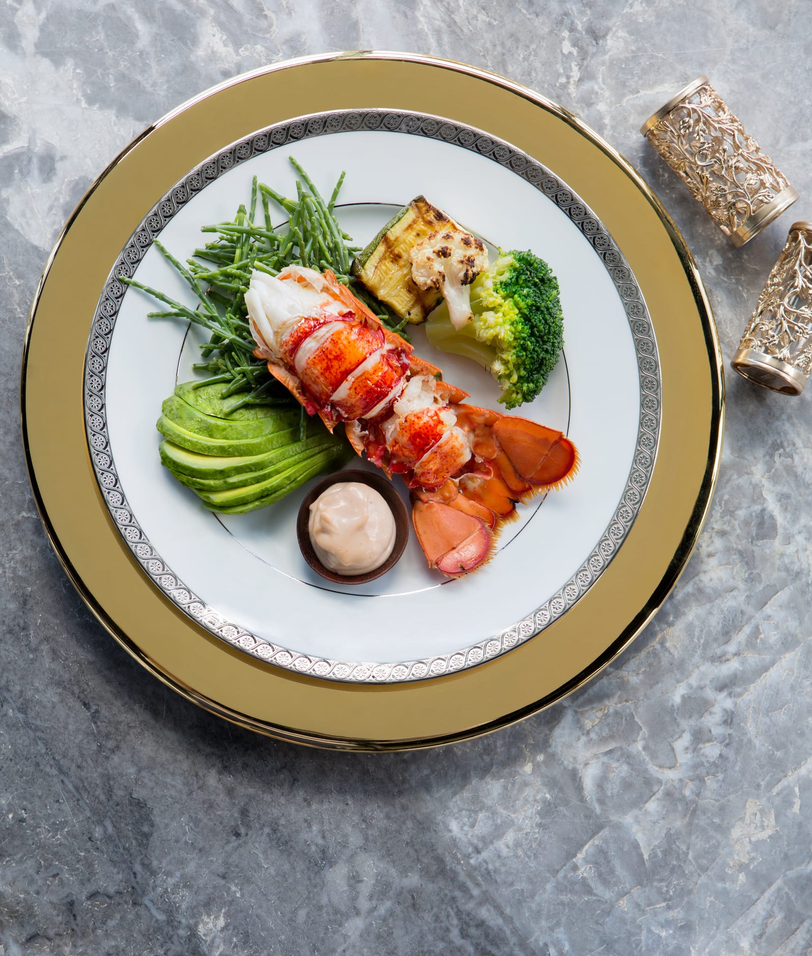 Giá tôm hùm xanh tăng mạnh