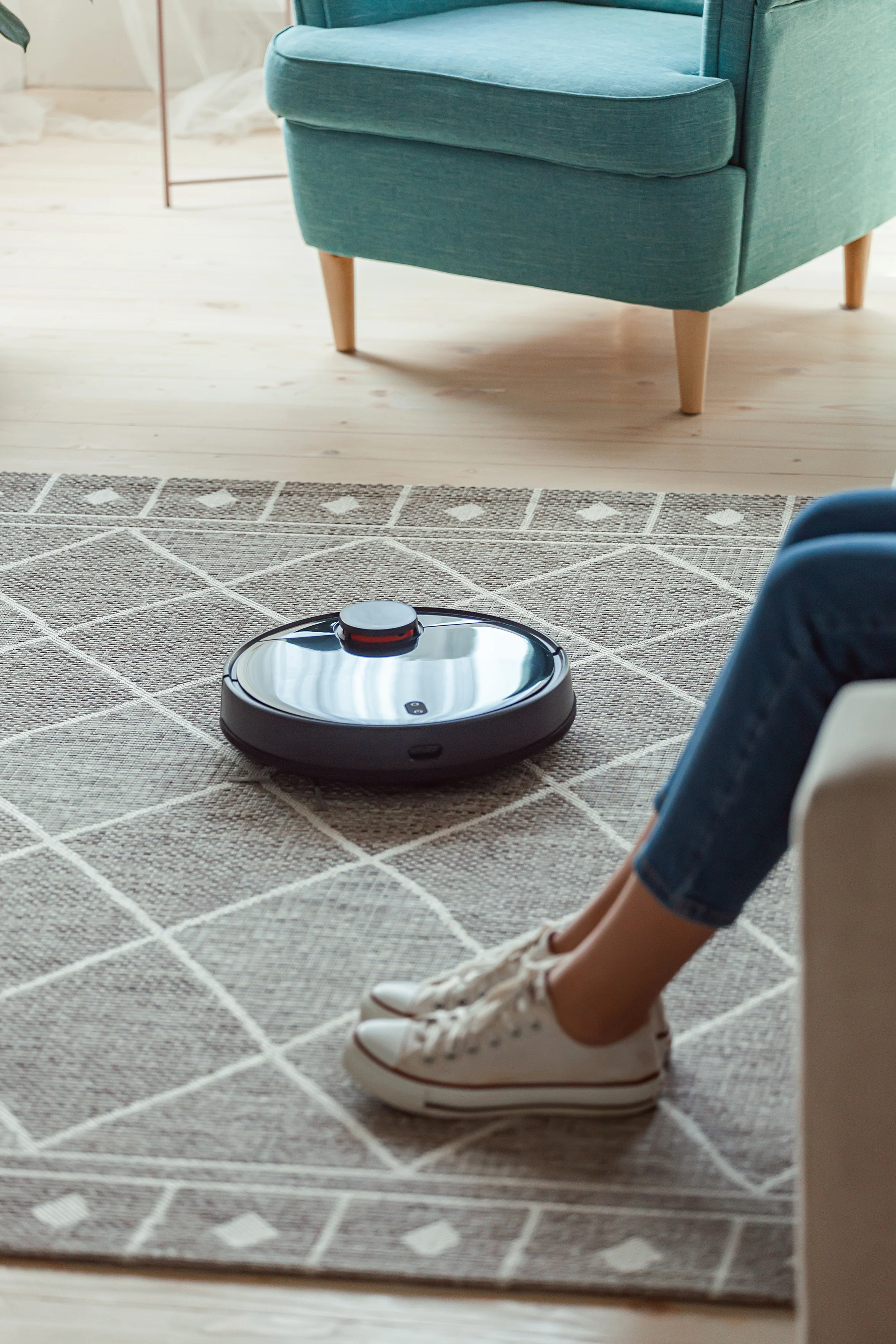Mách nước chọn robot hút bụi cho hội chị em, ví dày hay lép đều mua được loại ưng ý