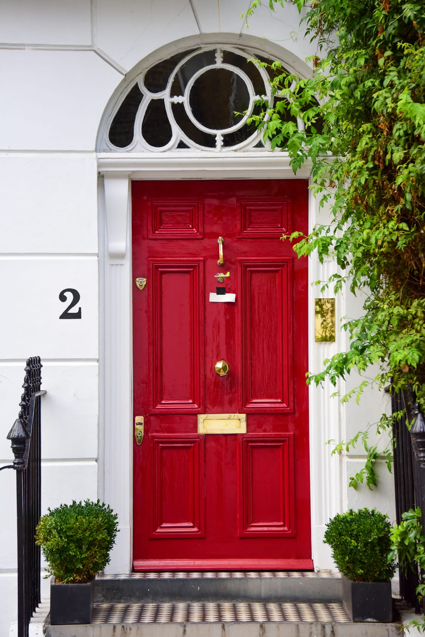 Replacement doors – comprehensive guide to choosing a new front door