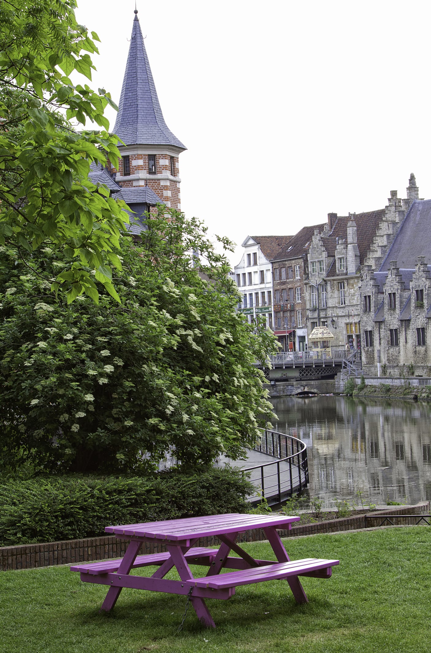 Por qué deberías ir a Gante este verano: un dragón, un cordero  y muchas bicis