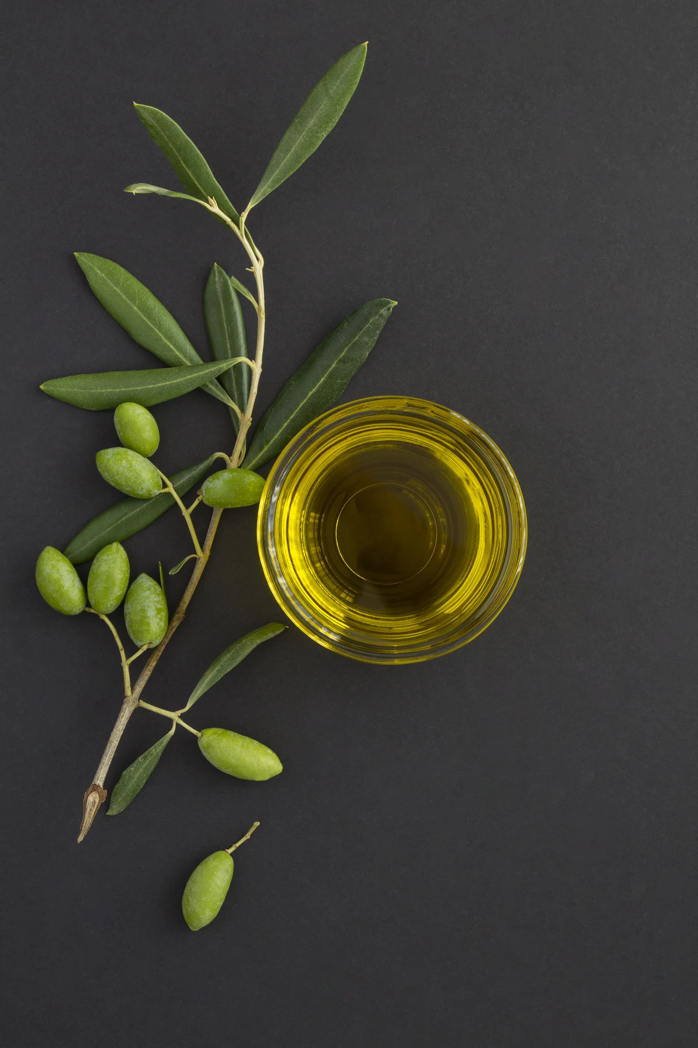 La cantidad de aceite de oliva que debes tomar a diario según la ciencia