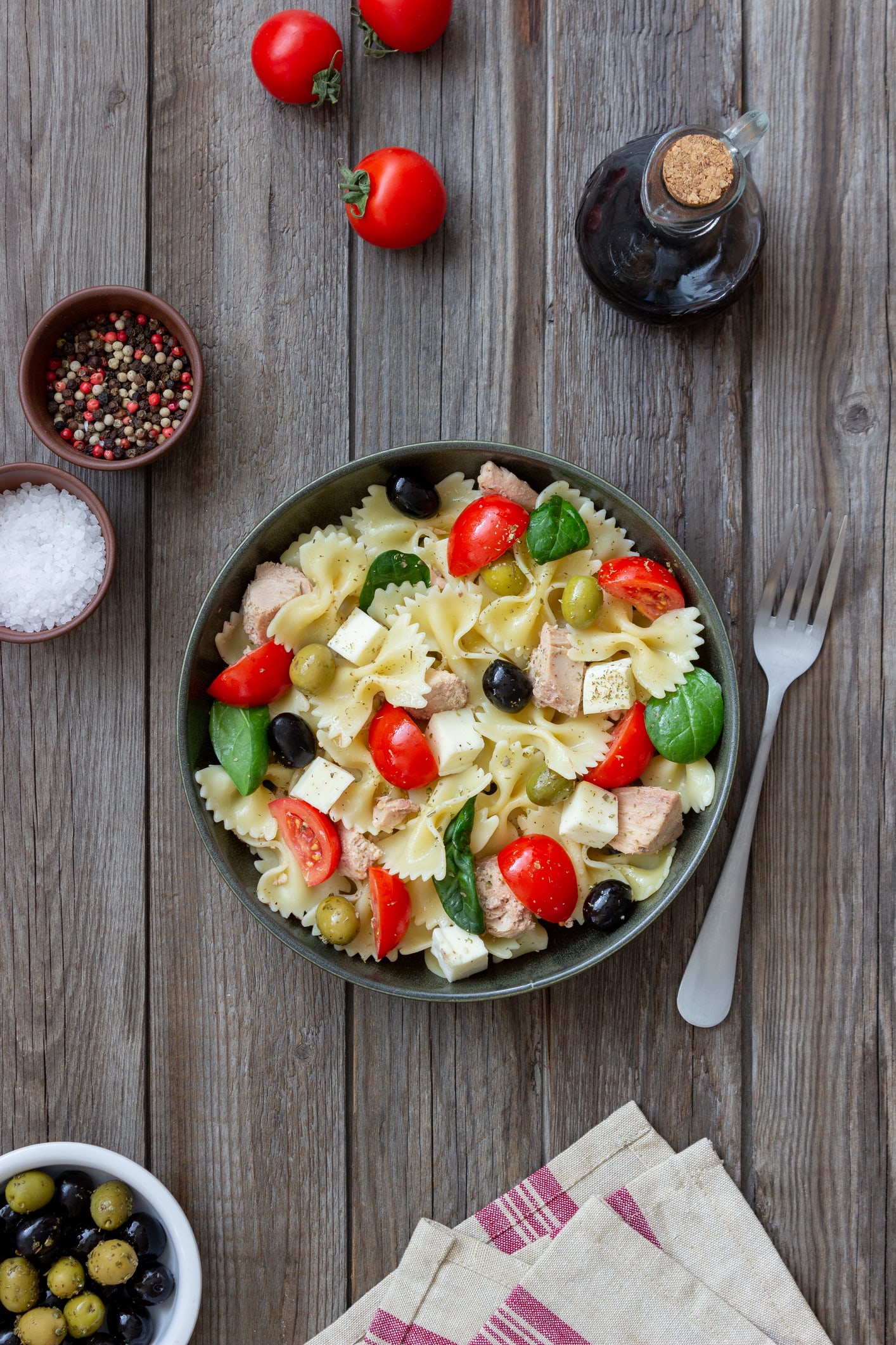 Pasta fredda tonno pomodorini e piselli | Semplice e veloce