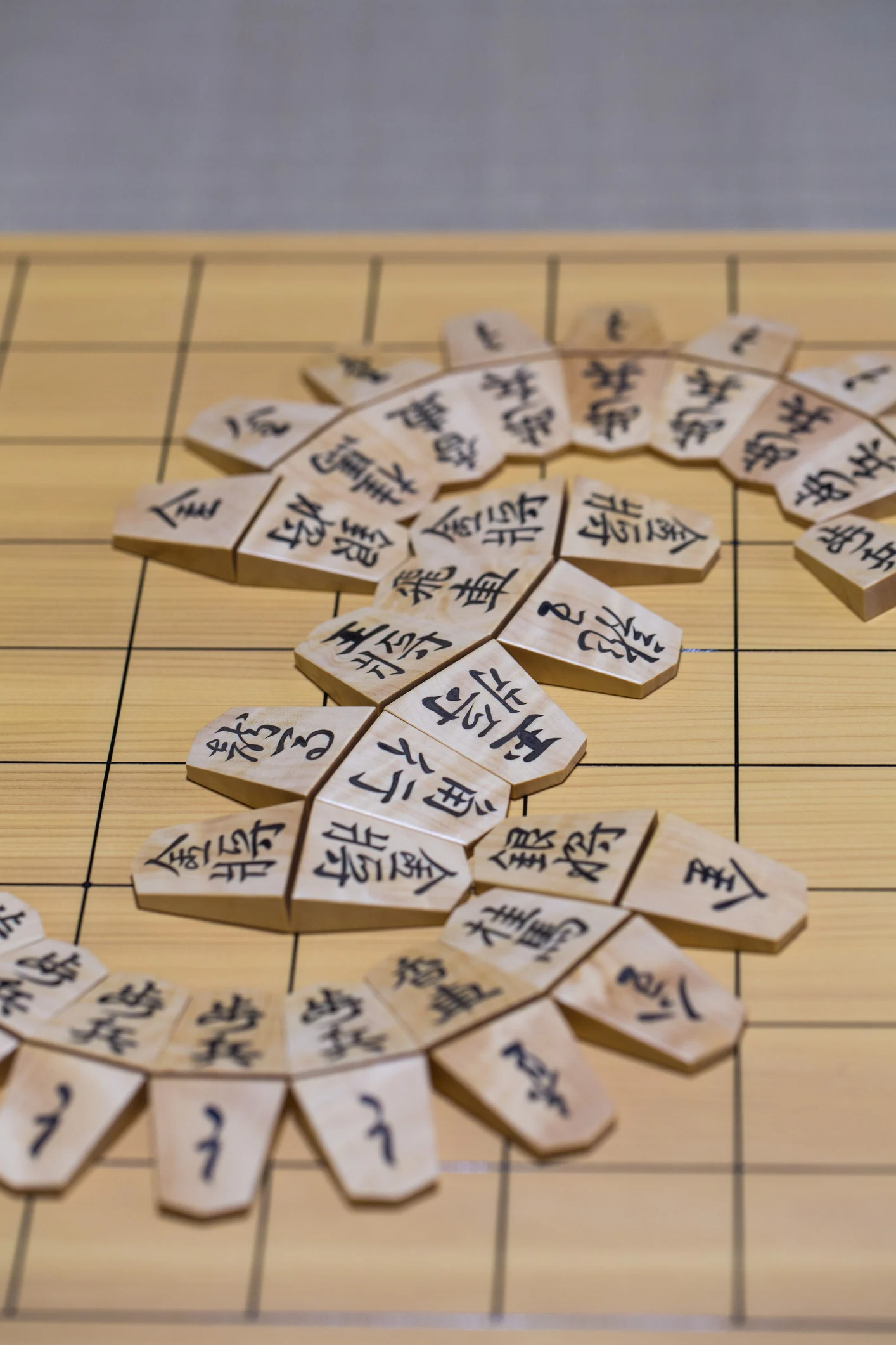 多くは小学生になる前?一流棋士が将棋を覚えた年齢ときっかけ