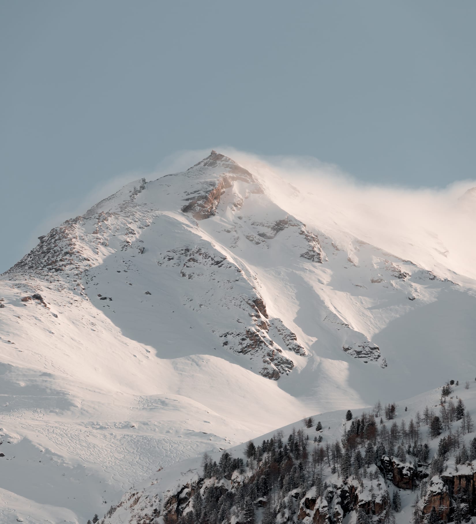La tragedia della Marmolada e l’allarme sul Monte Bianco: le risposte del glaciologo