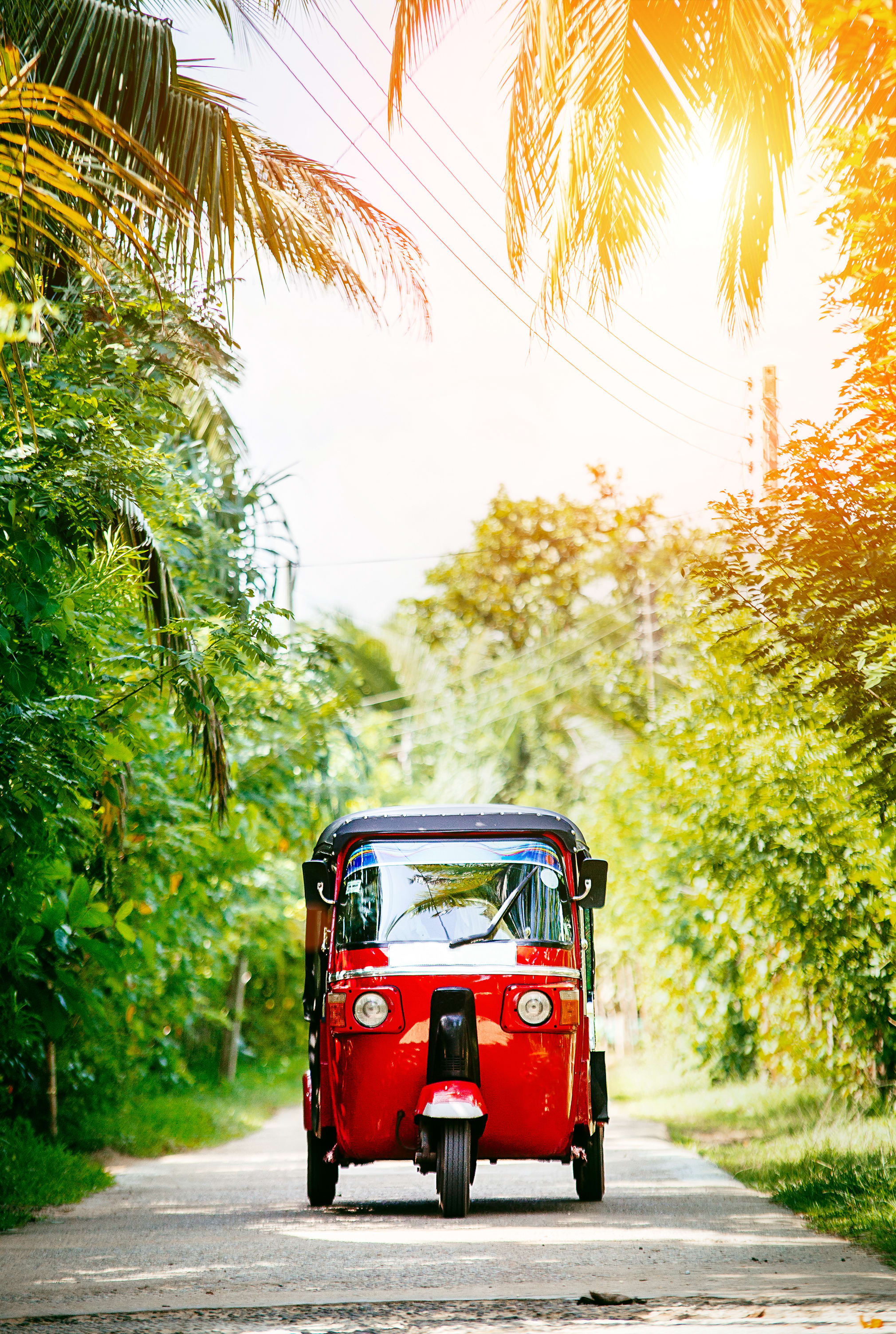 ตุ๊กตุ๊ก Audi รถสามล้อแบบไทย แต่ใช้แบตไฟฟ้าของ e-Tron ฝืมือดัดแปลงจากทีมเยอรมันโดยตรง