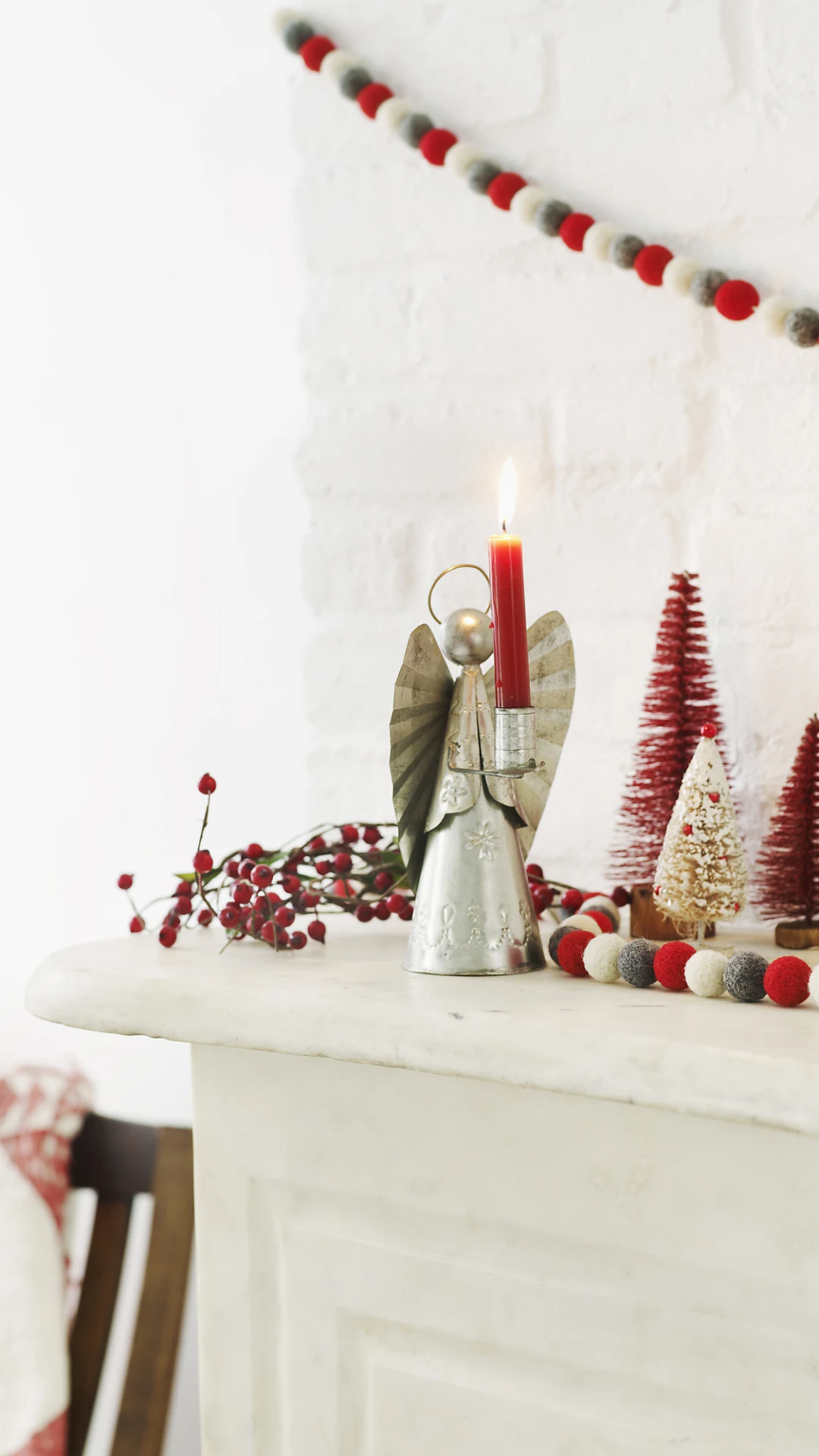 Alison Hammond breaks This Morning's Christmas decorations