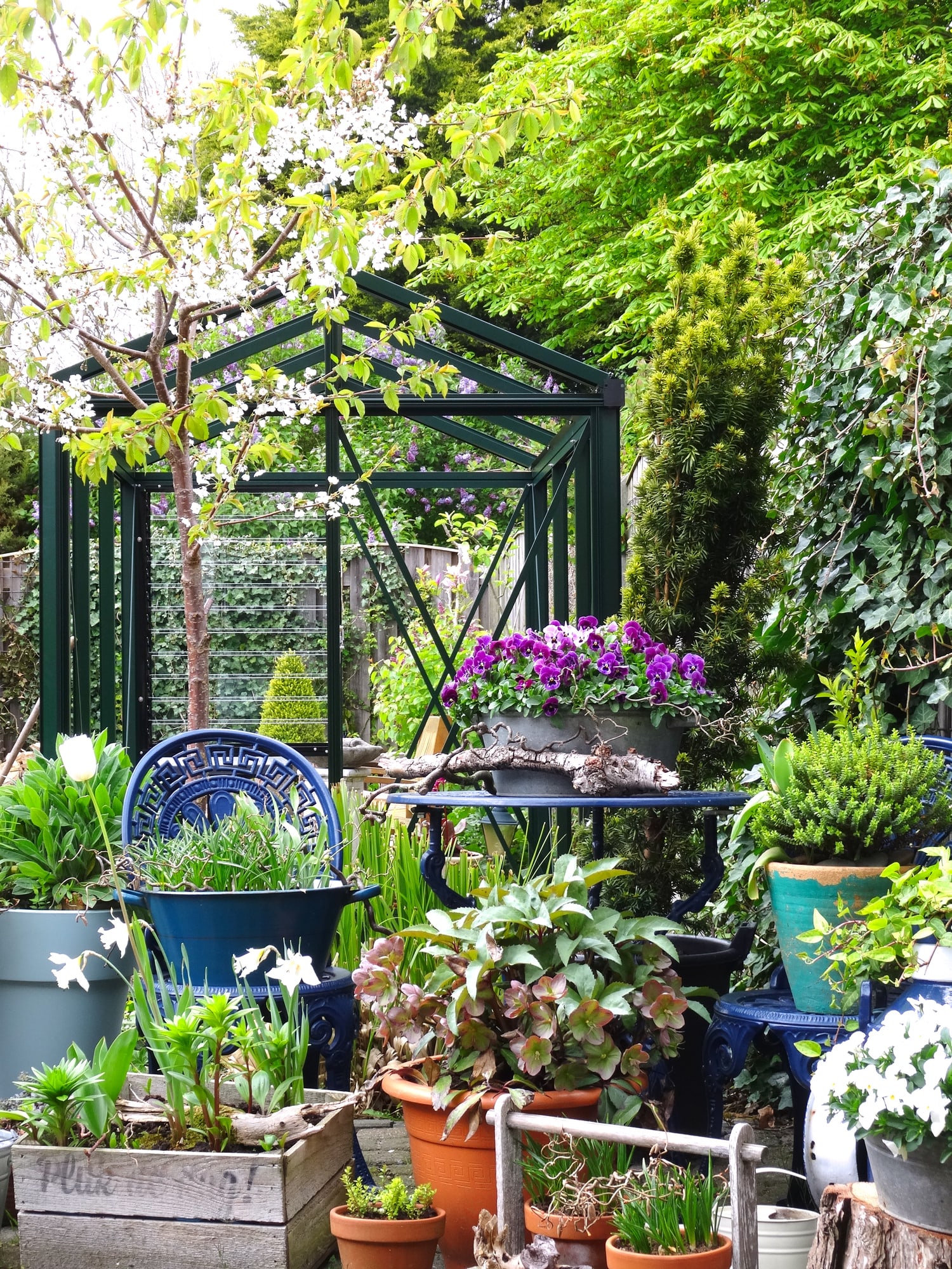 5 astuces imparables pour amener de la lumière dans un jardin sombre