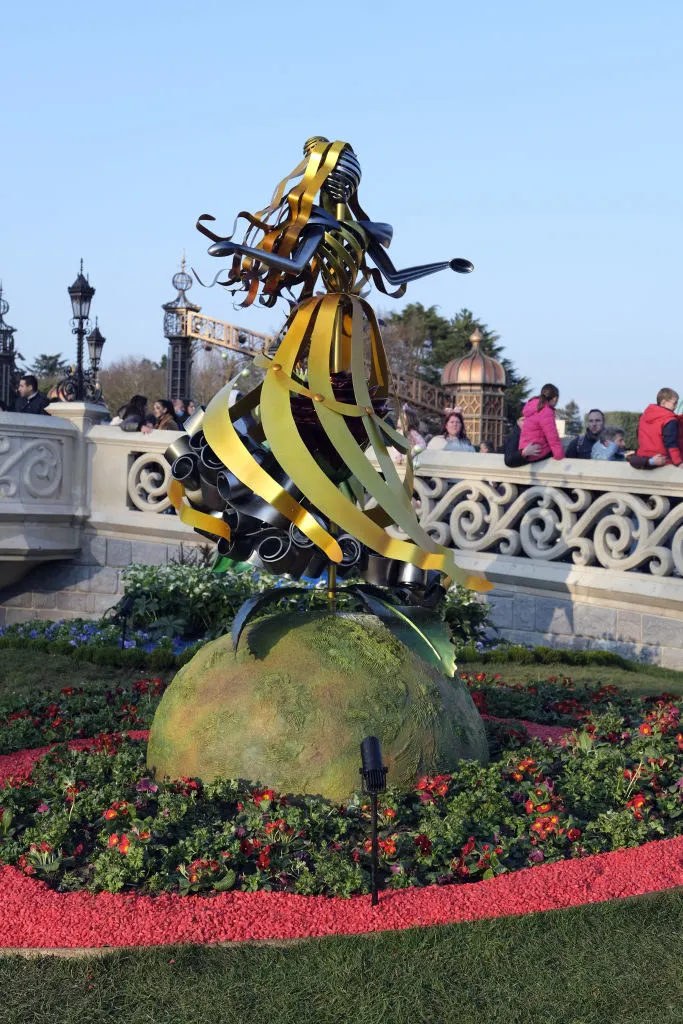 東京ディズニーリゾート、入園者抑える戦略へ 「体験価値上がった」