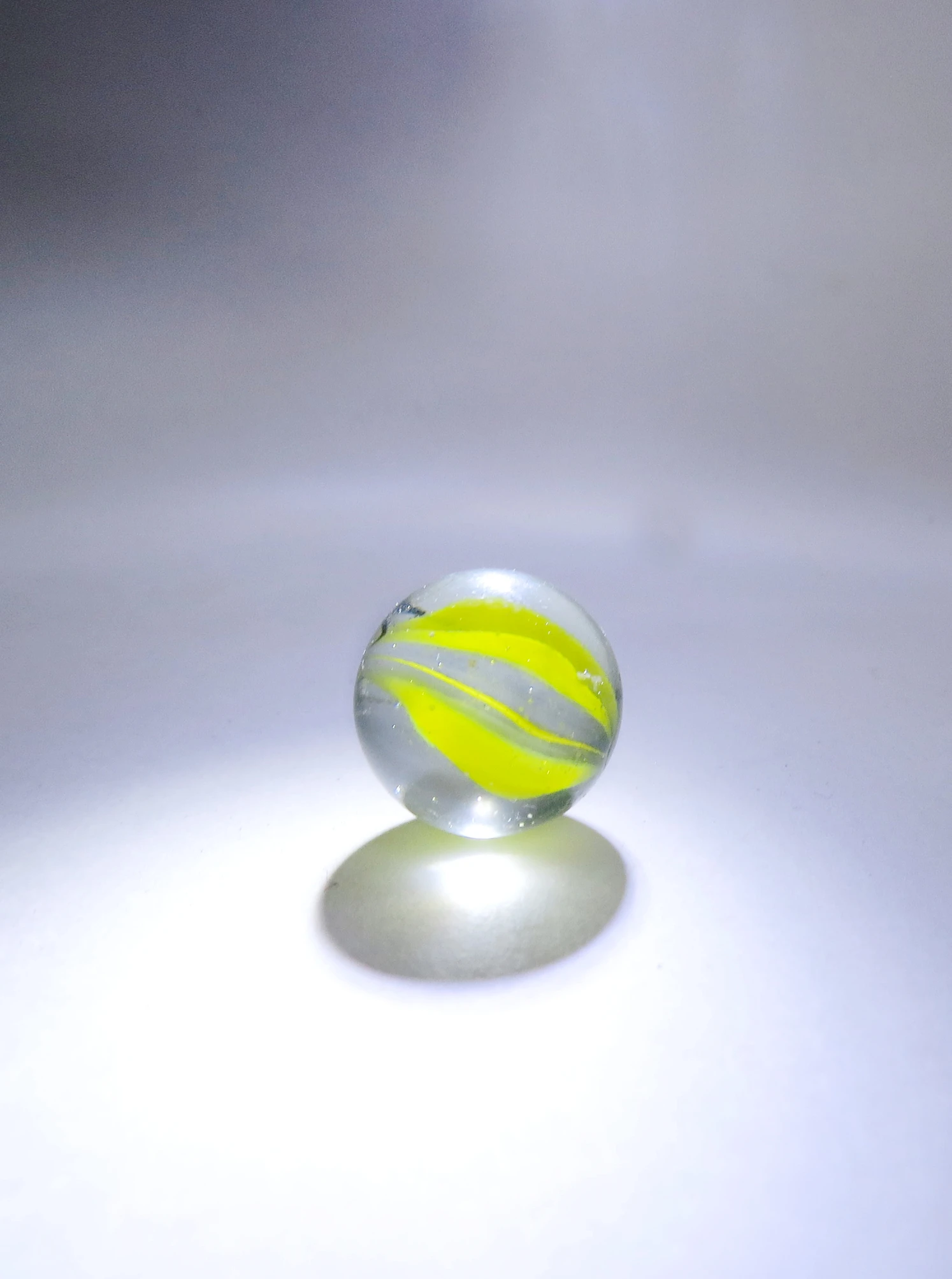 Por qué suenan canicas en el piso de arriba por las noches