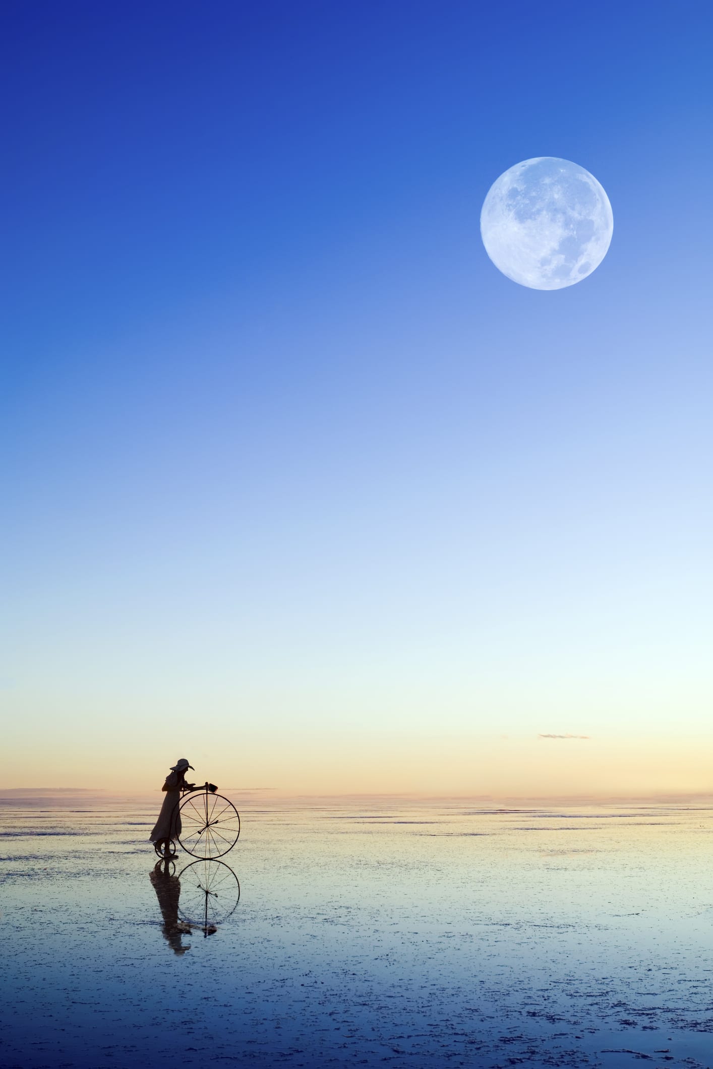 Moon may have been siphoning water from Earth's atmosphere