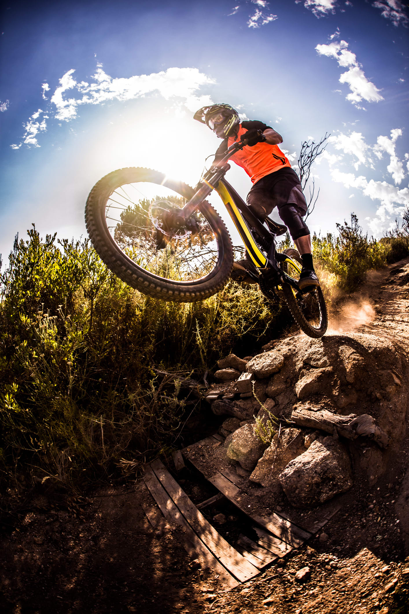 ¿Qué partes del cuerpo se trabajan al hacer bicicleta?