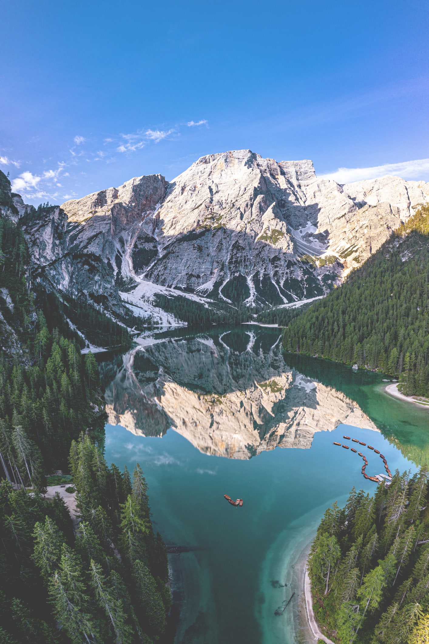 Lago di Braies, alla scoperta di una meraviglia dell’Alto Adige
