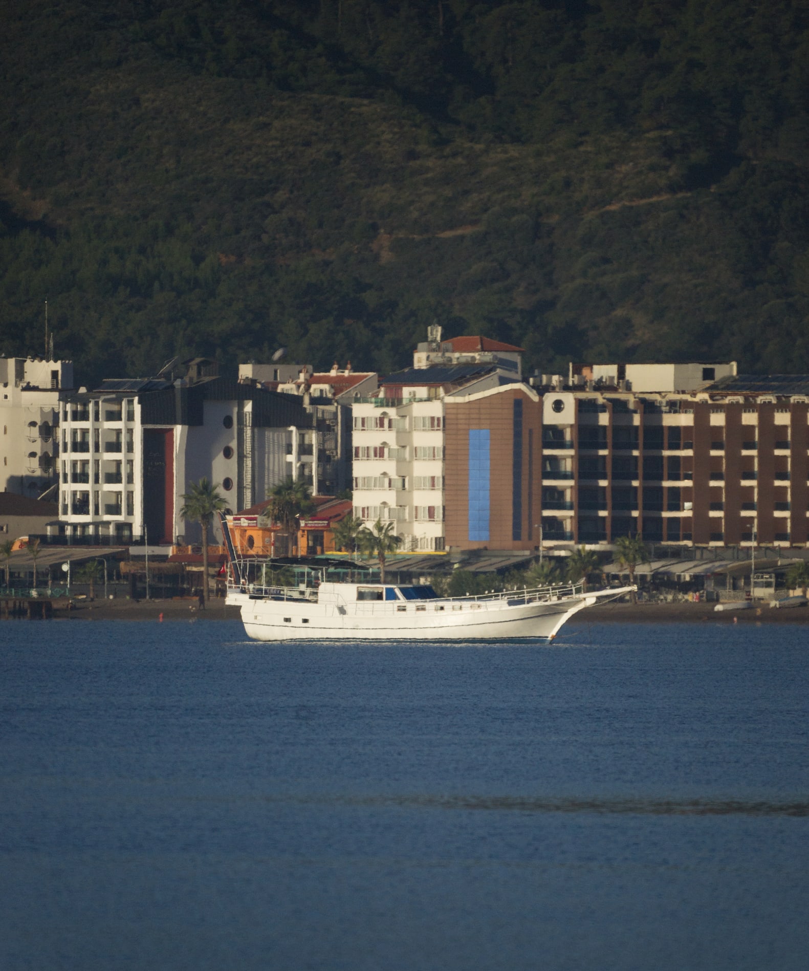 Skyscraper at sea: The high-rise superyacht concept