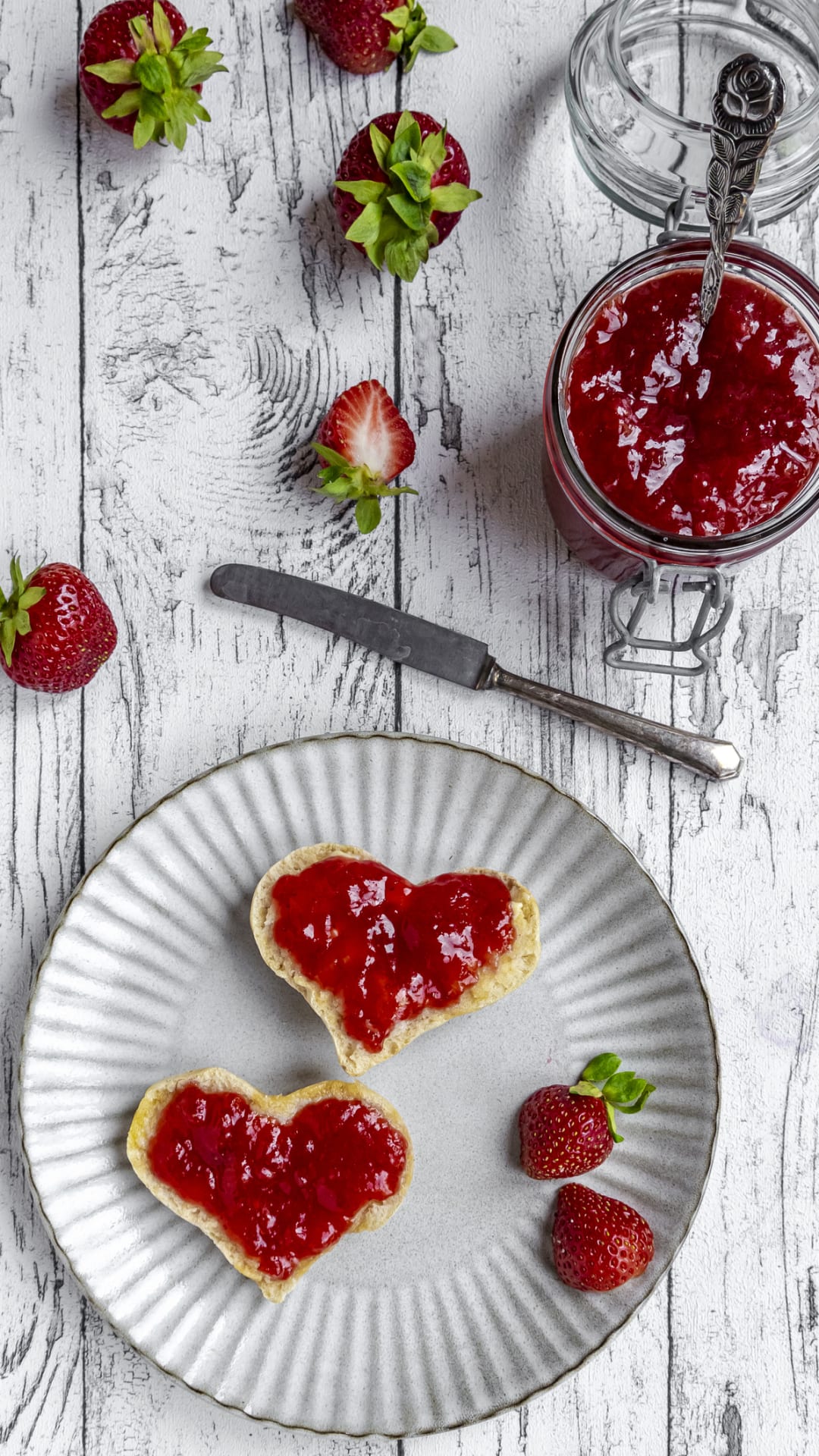 Mum shares her quick fruit pastry recipe using only three ingredients