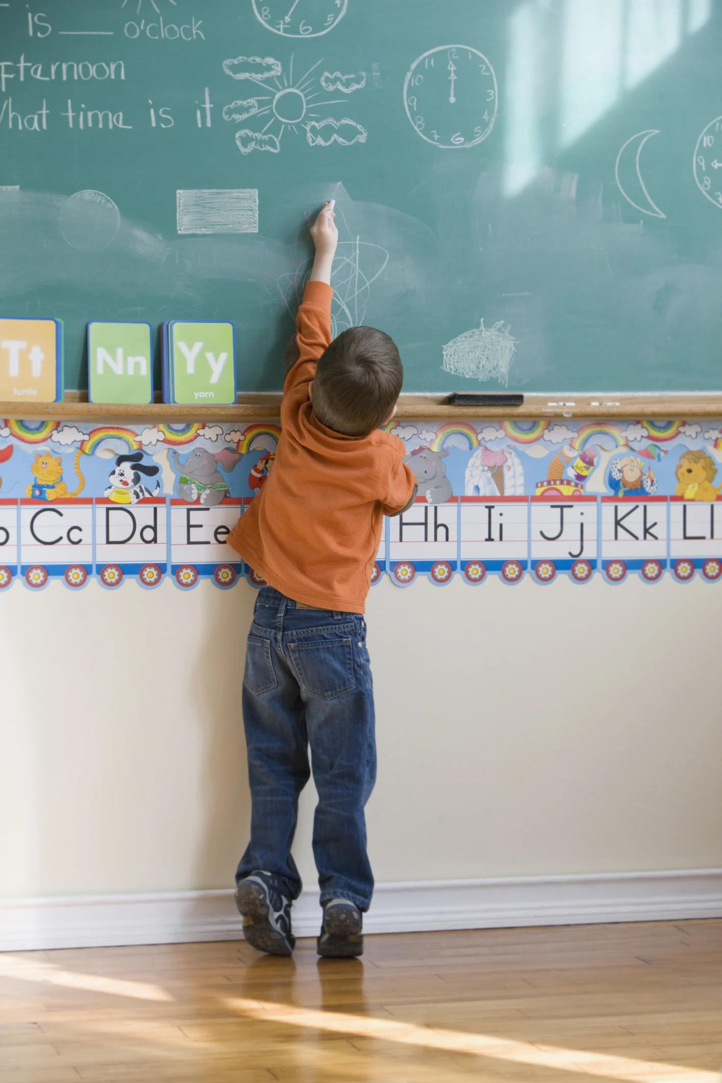 “เลี้ยงลูกด้วยจอ” ในอายุต่ำกว่า 2 ปี เสี่ยงทำพัฒนาการช้า