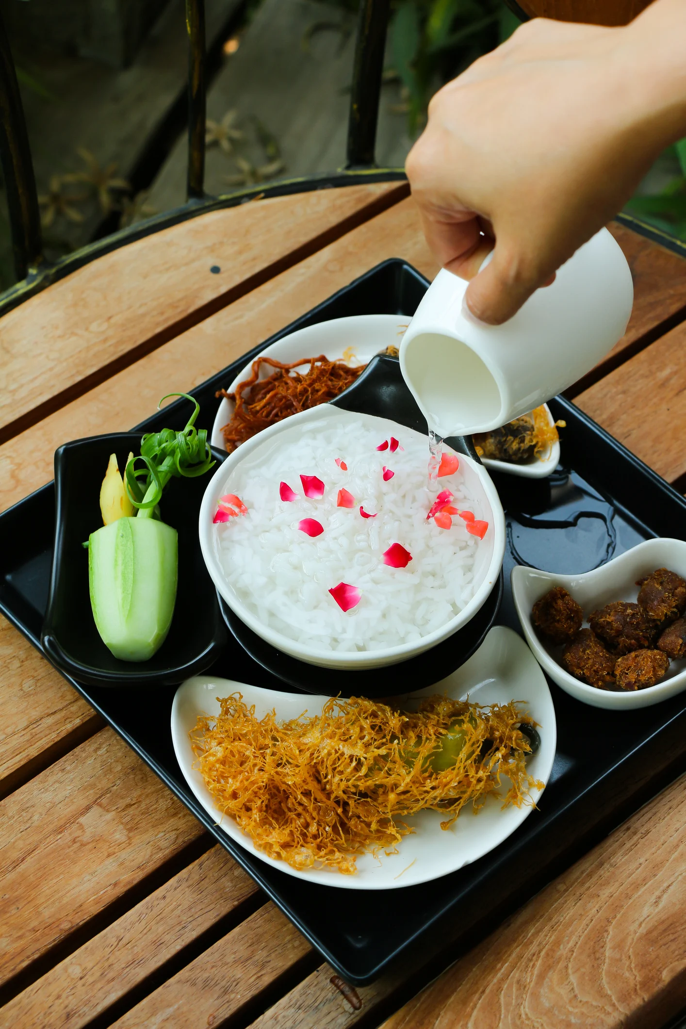 สืบสาน'ข้าวแช่' ตำรับไทยคลายร้อน