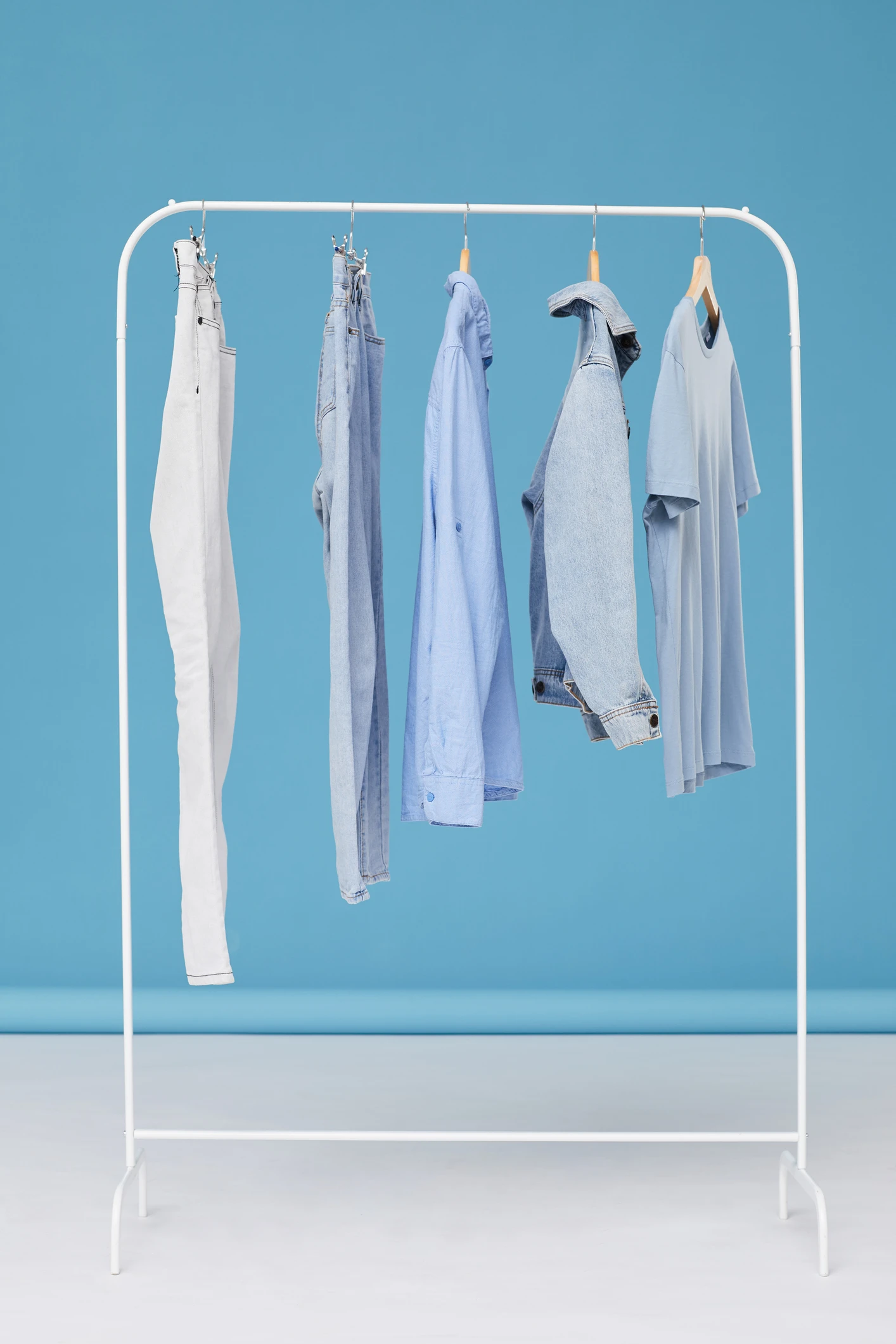 El truco que NO conocías para quitar manchas de cloro de la ropa