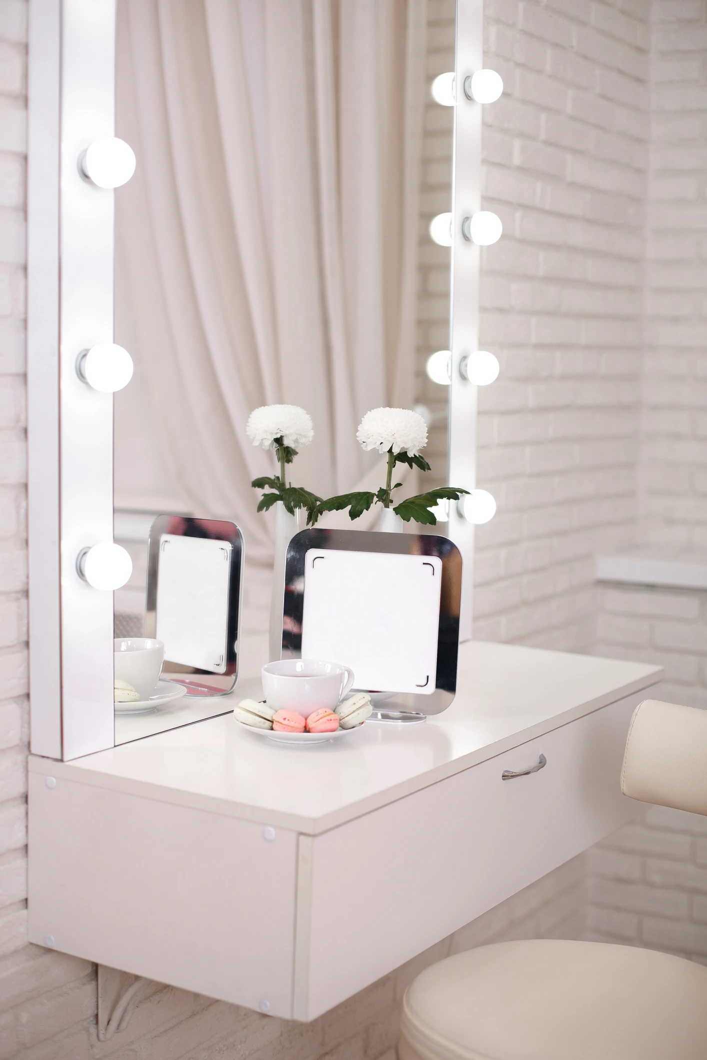 「混雑していて、ちっとも予約が取れない…」現役美容師が教える、“正しい美容室の通い方”