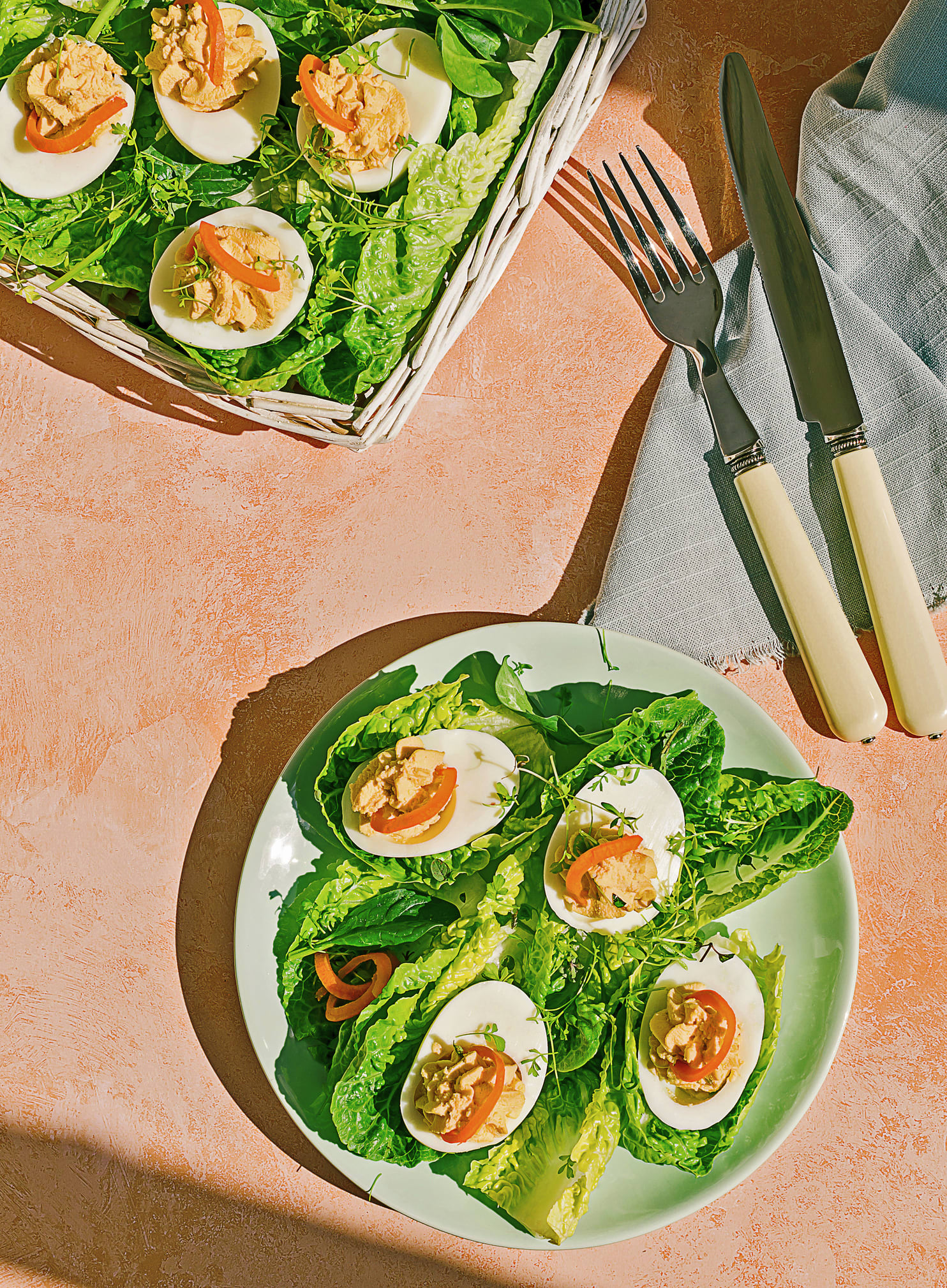 Huevos rellenos, aquí tienes una receta con pocos ingredientes para la hora de la cena