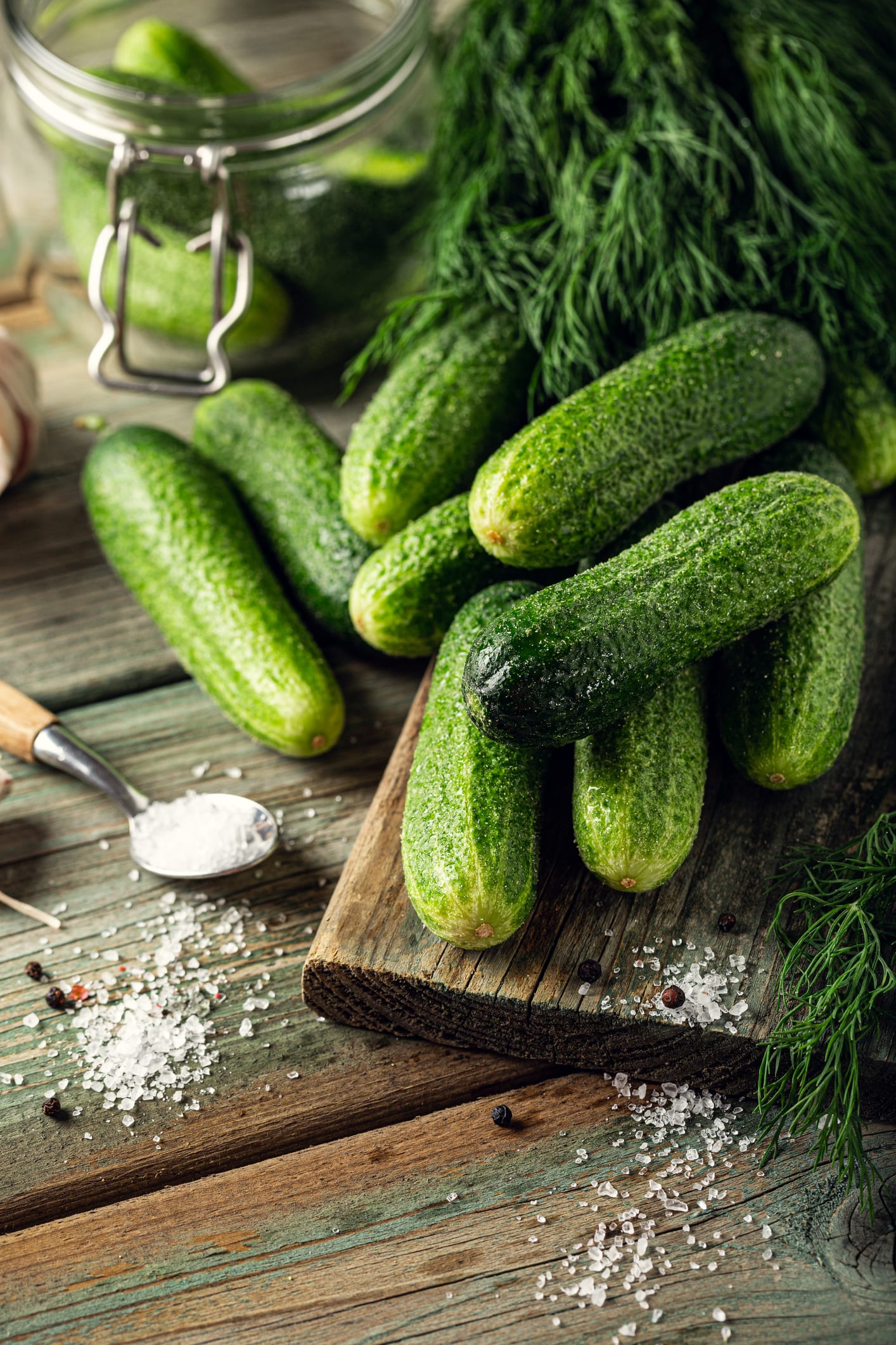 Найсмачніші малосольні огірки за 5 хвилин: ідеальний рецепт для кожної господині