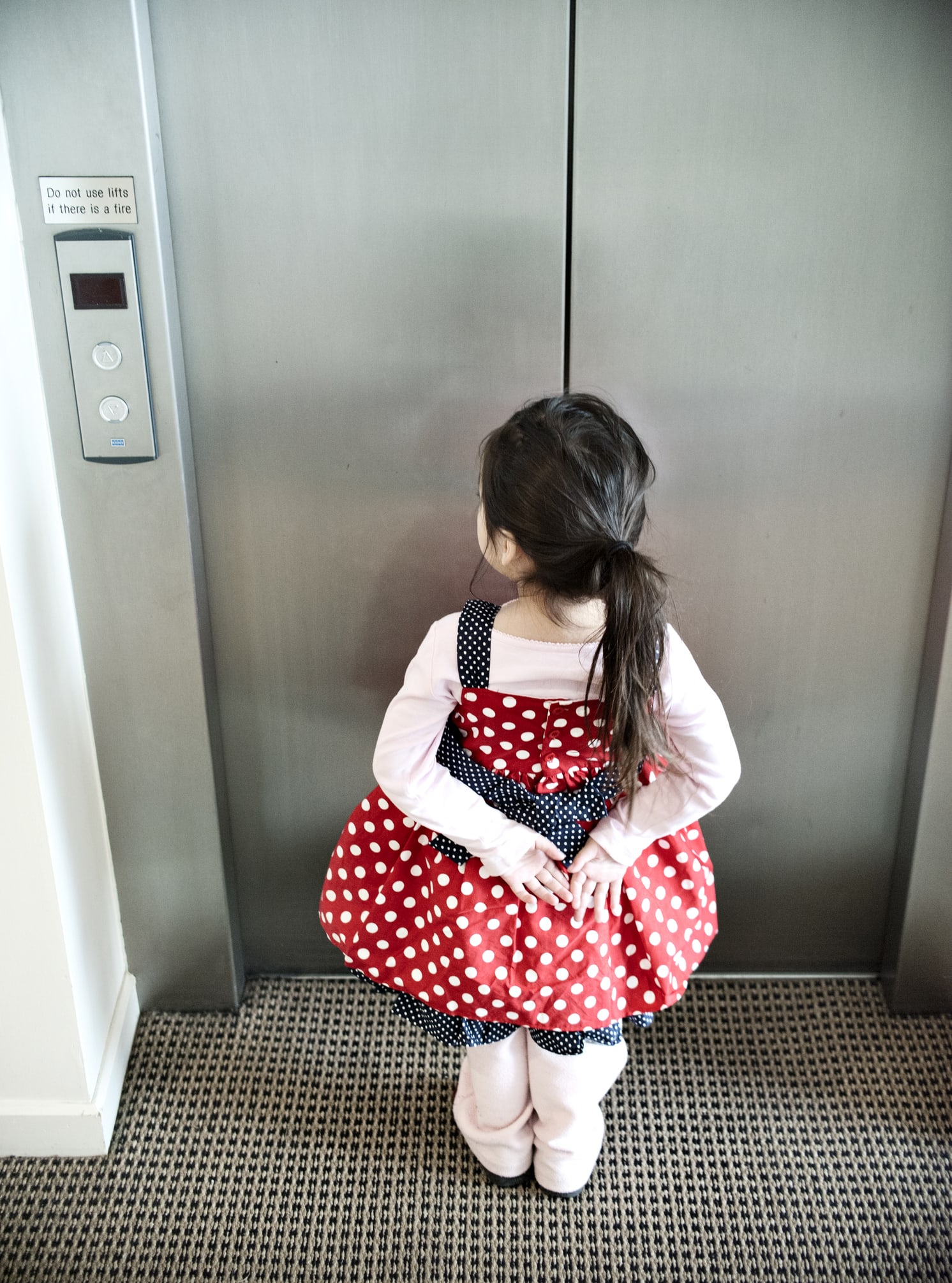 Auf den Punkt gebracht: Diesen Sommer tragen wir luftige Polka-Dot-Dresses