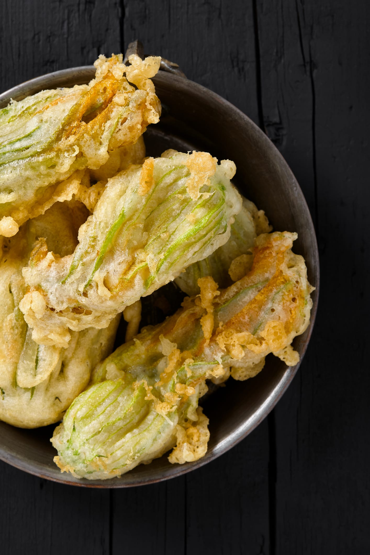 Fiori di zucca fritti e croccanti | Appetitosi ed invitanti