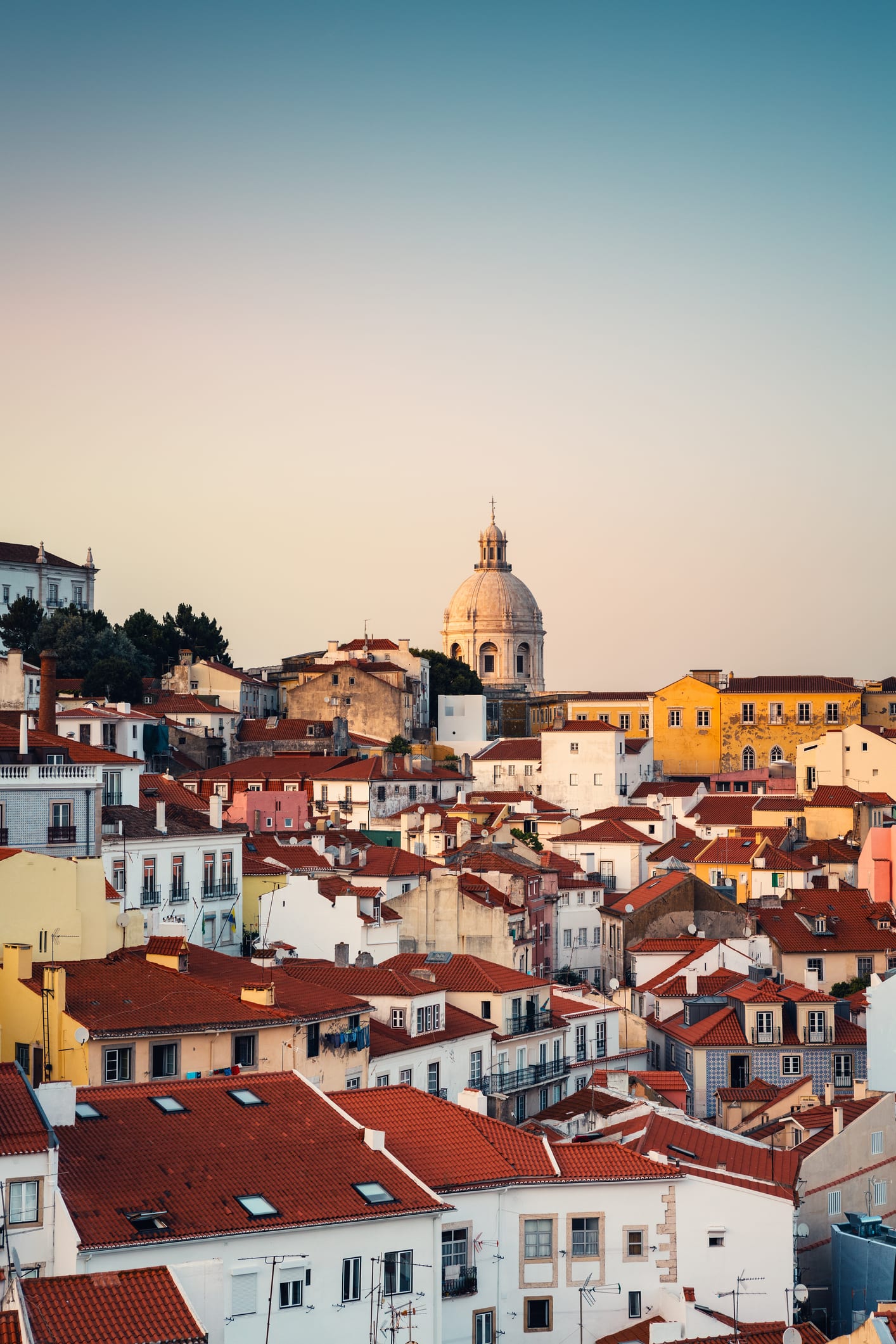 Foreigners Spend Twice the Money on a Lisbon Home Than Locals