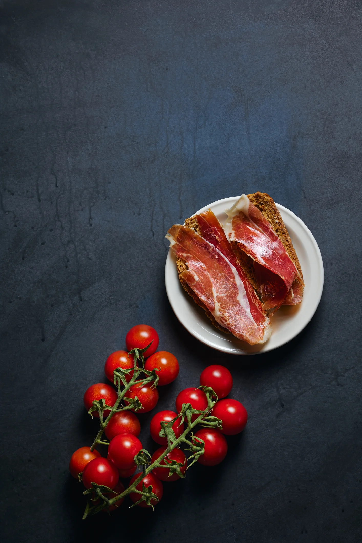 ¿Cómo comer el jamón serrano? Aquí te decimos un tip que te encantará